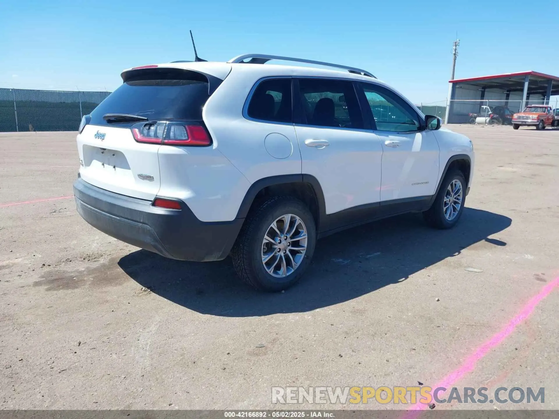 4 fotografías del automóvil dañado 1C4PJMLB8KD112699 JEEP CHEROKEE 2019