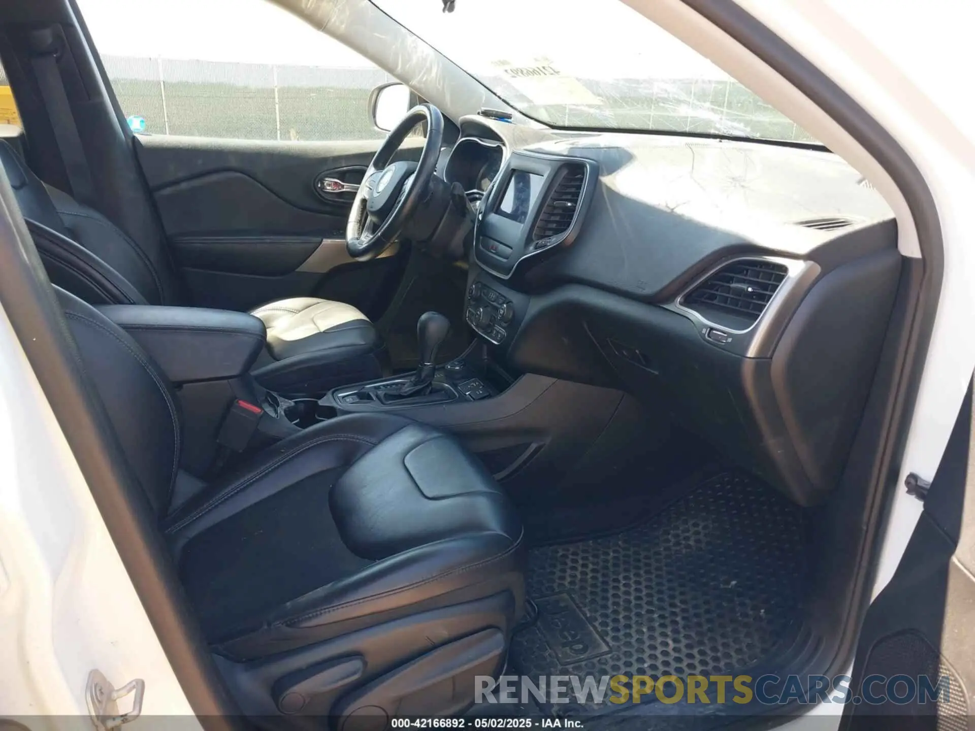 5 fotografías del automóvil dañado 1C4PJMLB8KD112699 JEEP CHEROKEE 2019