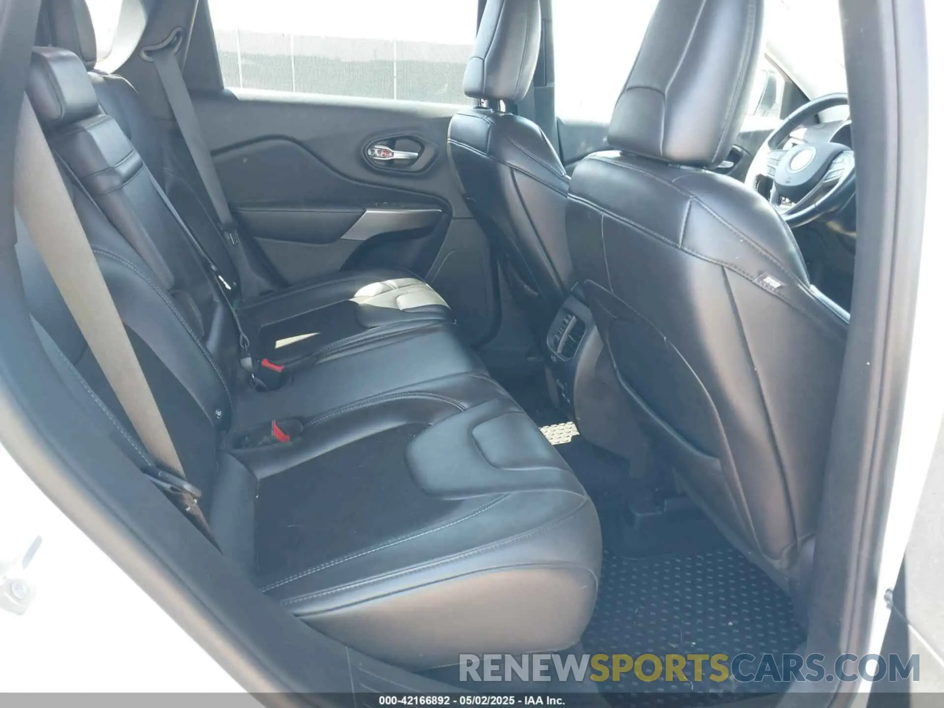 8 fotografías del automóvil dañado 1C4PJMLB8KD112699 JEEP CHEROKEE 2019