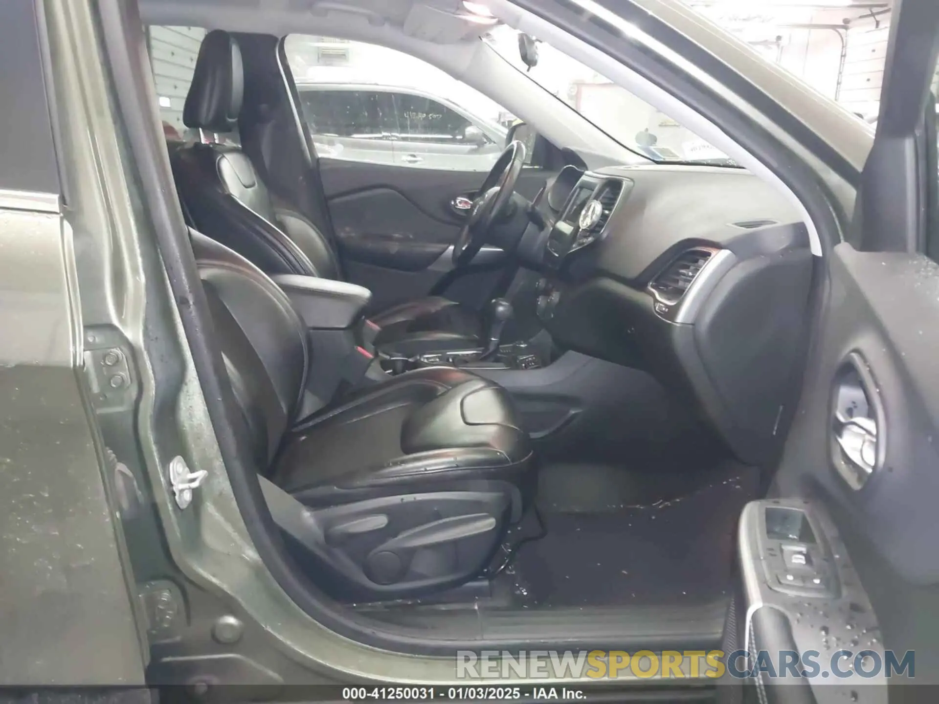 5 fotografías del automóvil dañado 1C4PJMLB8KD191839 JEEP CHEROKEE 2019