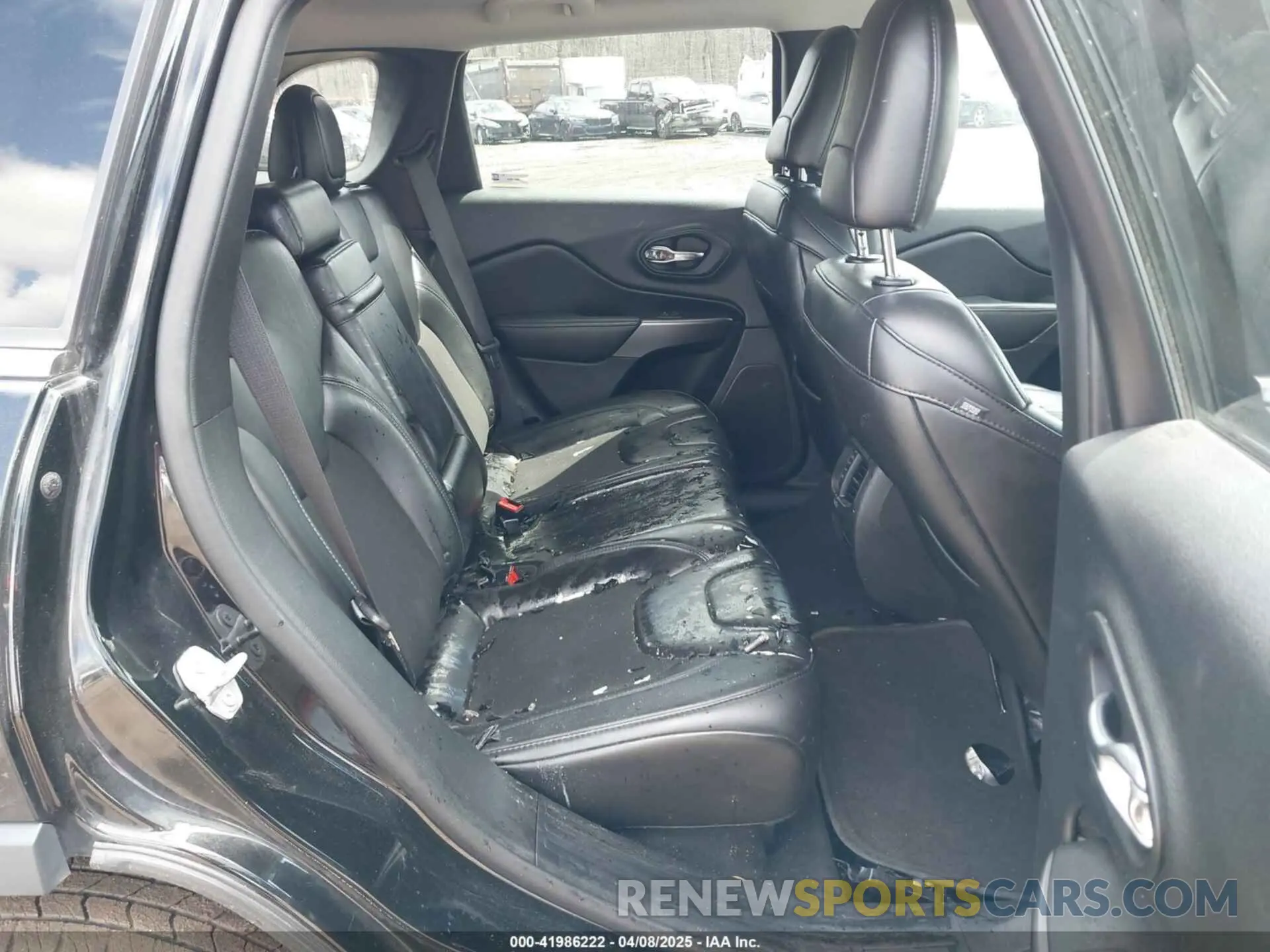 8 fotografías del automóvil dañado 1C4PJMLB8KD289446 JEEP CHEROKEE 2019