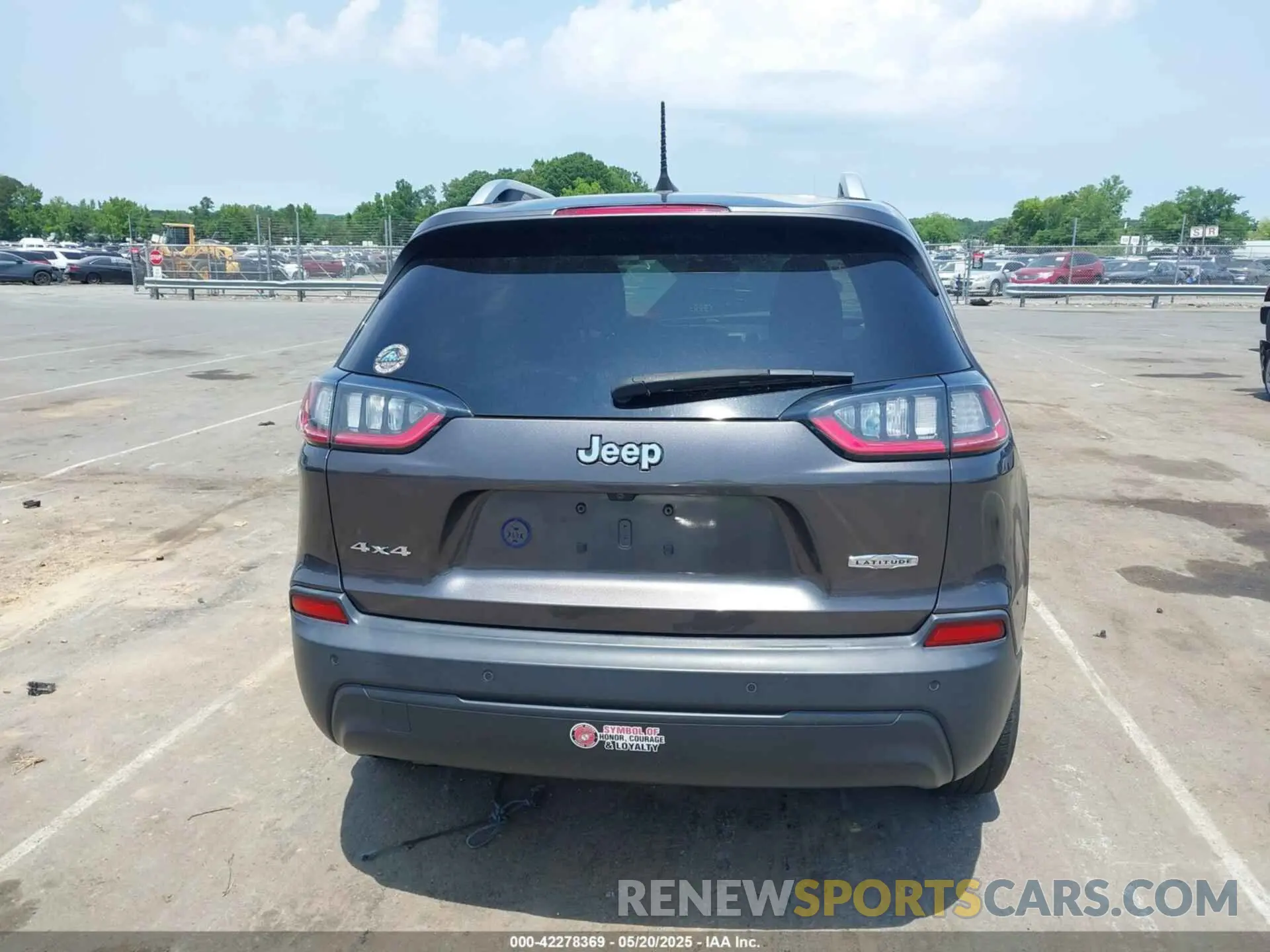 15 fotografías del automóvil dañado 1C4PJMLB8KD319755 JEEP CHEROKEE 2019