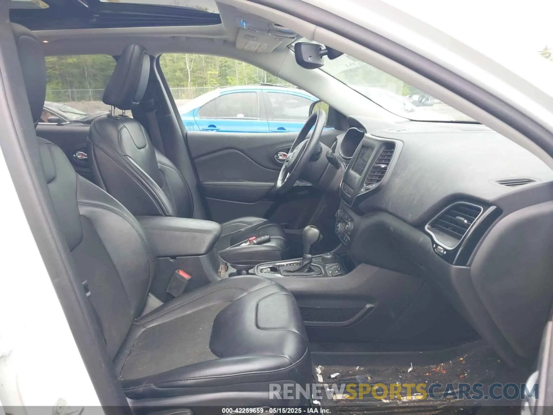 5 fotografías del automóvil dañado 1C4PJMLB8KD320467 JEEP CHEROKEE 2019
