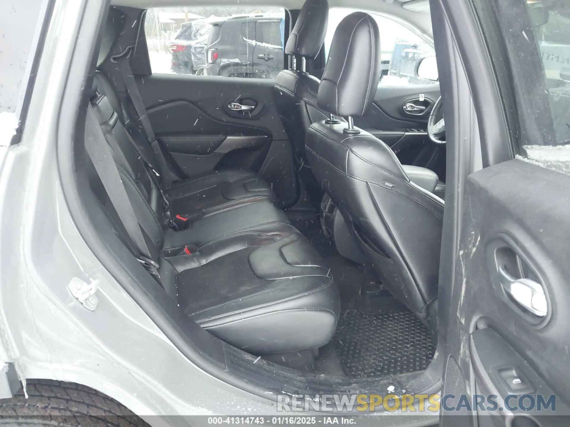 8 fotografías del automóvil dañado 1C4PJMLB9KD399289 JEEP CHEROKEE 2019