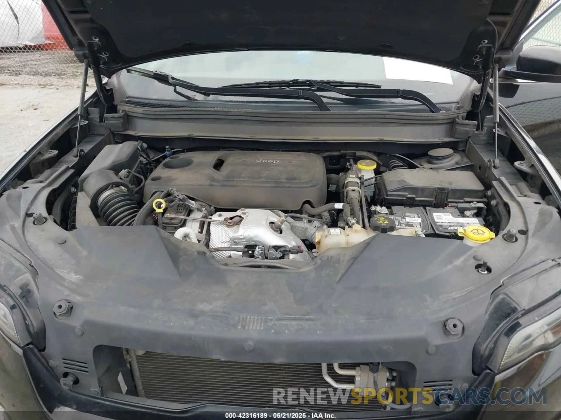 10 fotografías del automóvil dañado 1C4PJMLN4KD167192 JEEP CHEROKEE 2019