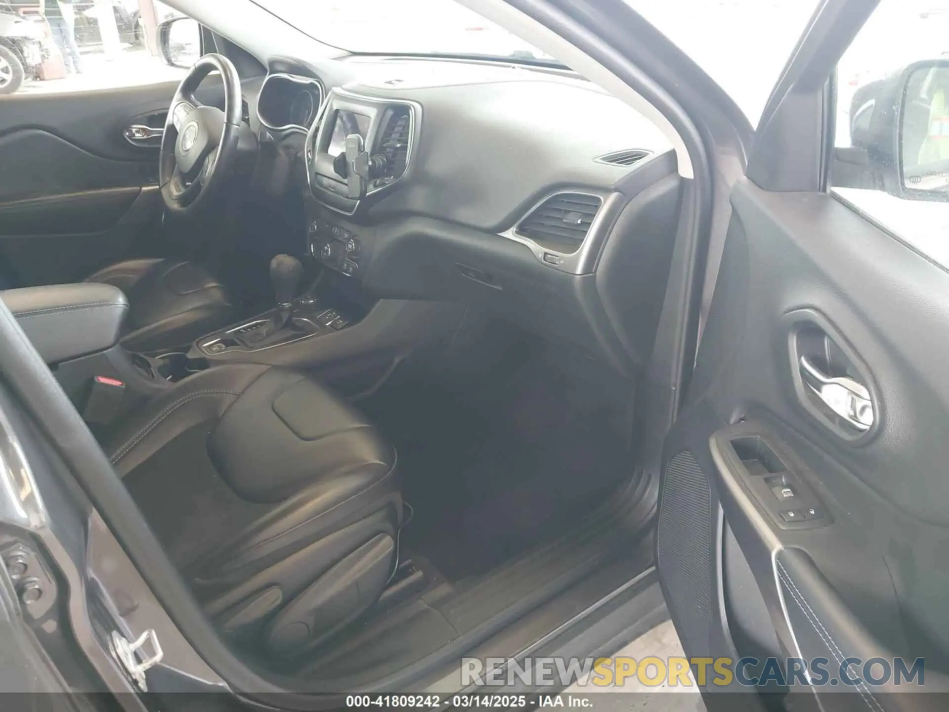 5 fotografías del automóvil dañado 1C4PJMLX0KD108416 JEEP CHEROKEE 2019