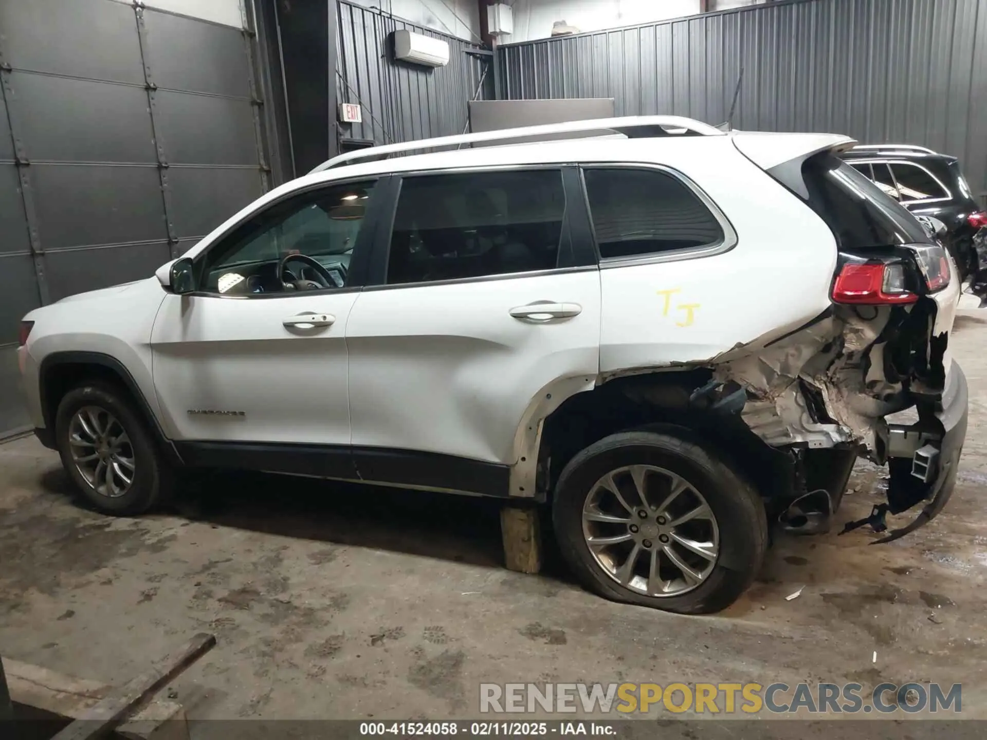 14 fotografías del automóvil dañado 1C4PJMLX4KD232091 JEEP CHEROKEE 2019