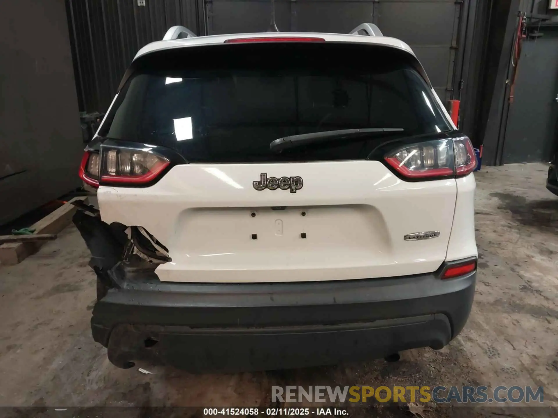 16 fotografías del automóvil dañado 1C4PJMLX4KD232091 JEEP CHEROKEE 2019
