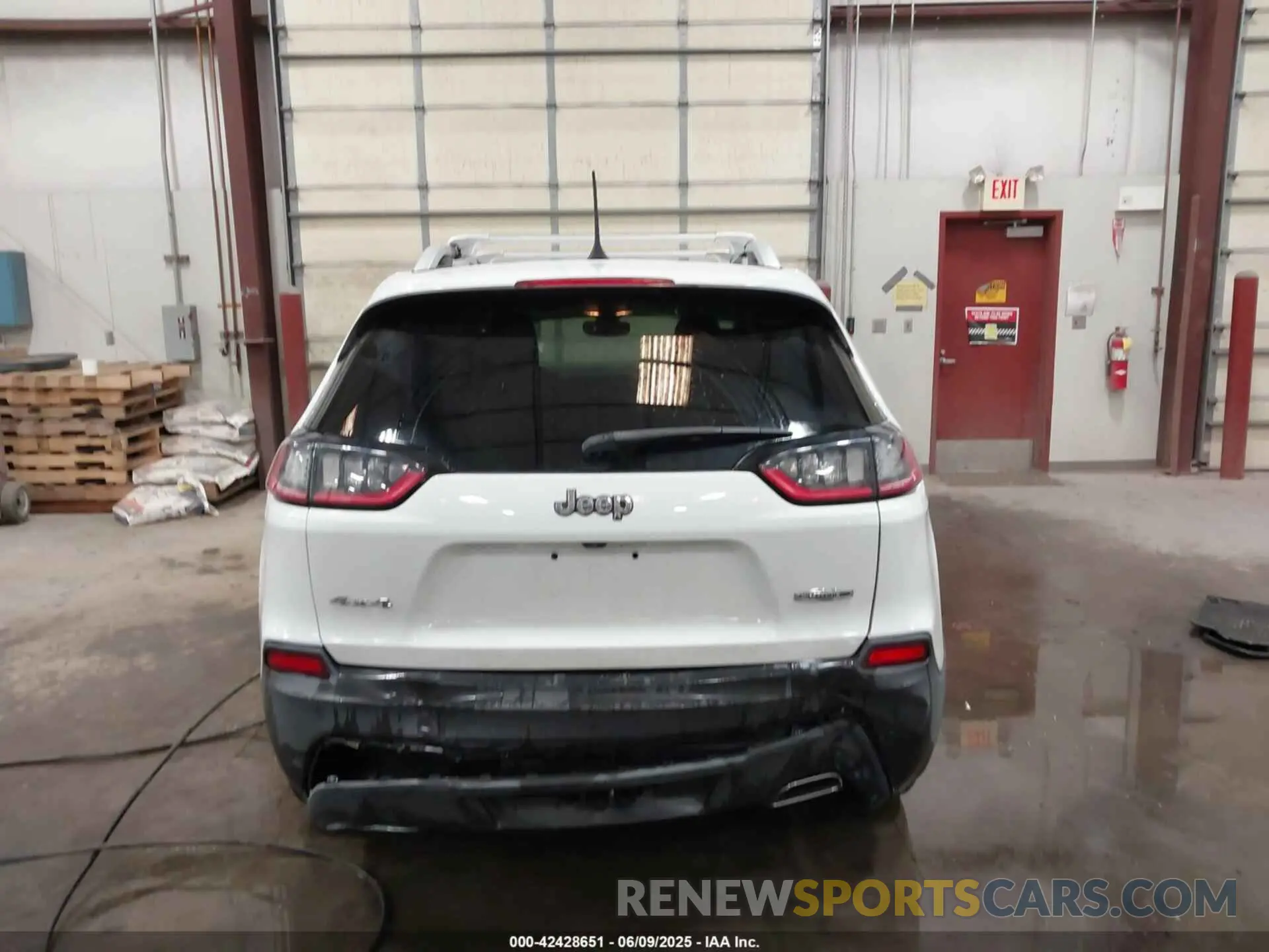 16 fotografías del automóvil dañado 1C4PJMLX8KD484233 JEEP CHEROKEE 2019
