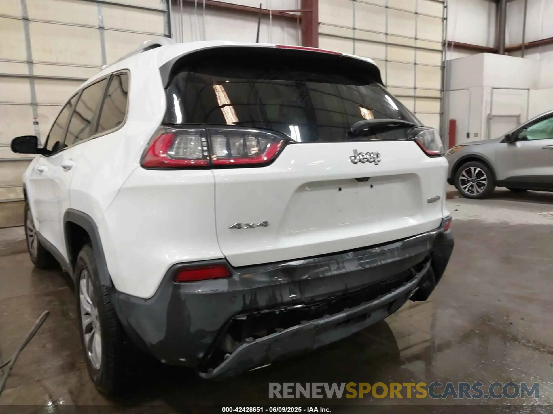17 fotografías del automóvil dañado 1C4PJMLX8KD484233 JEEP CHEROKEE 2019