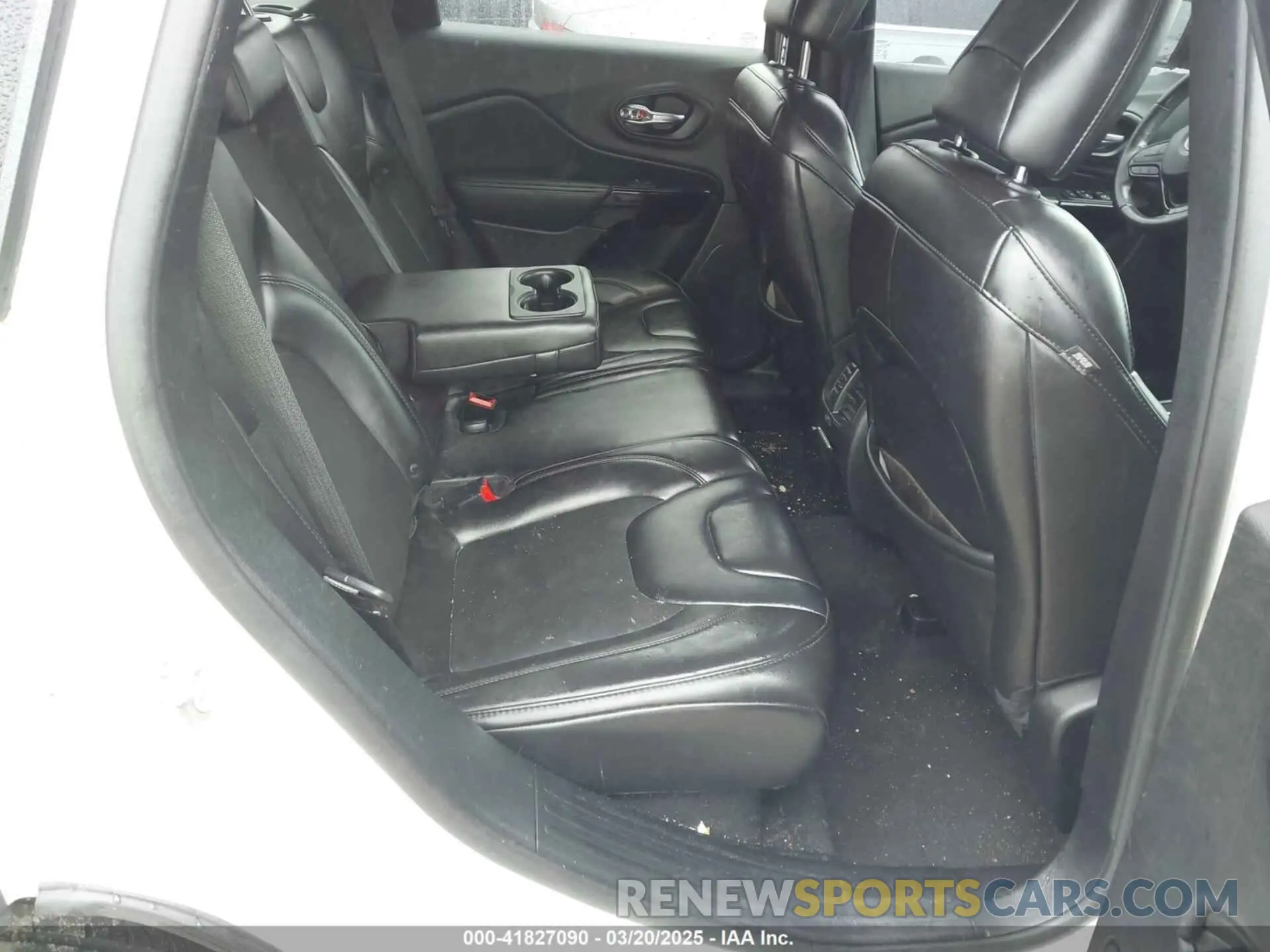 8 fotografías del automóvil dañado 1C4PJMLXXKD311619 JEEP CHEROKEE 2019