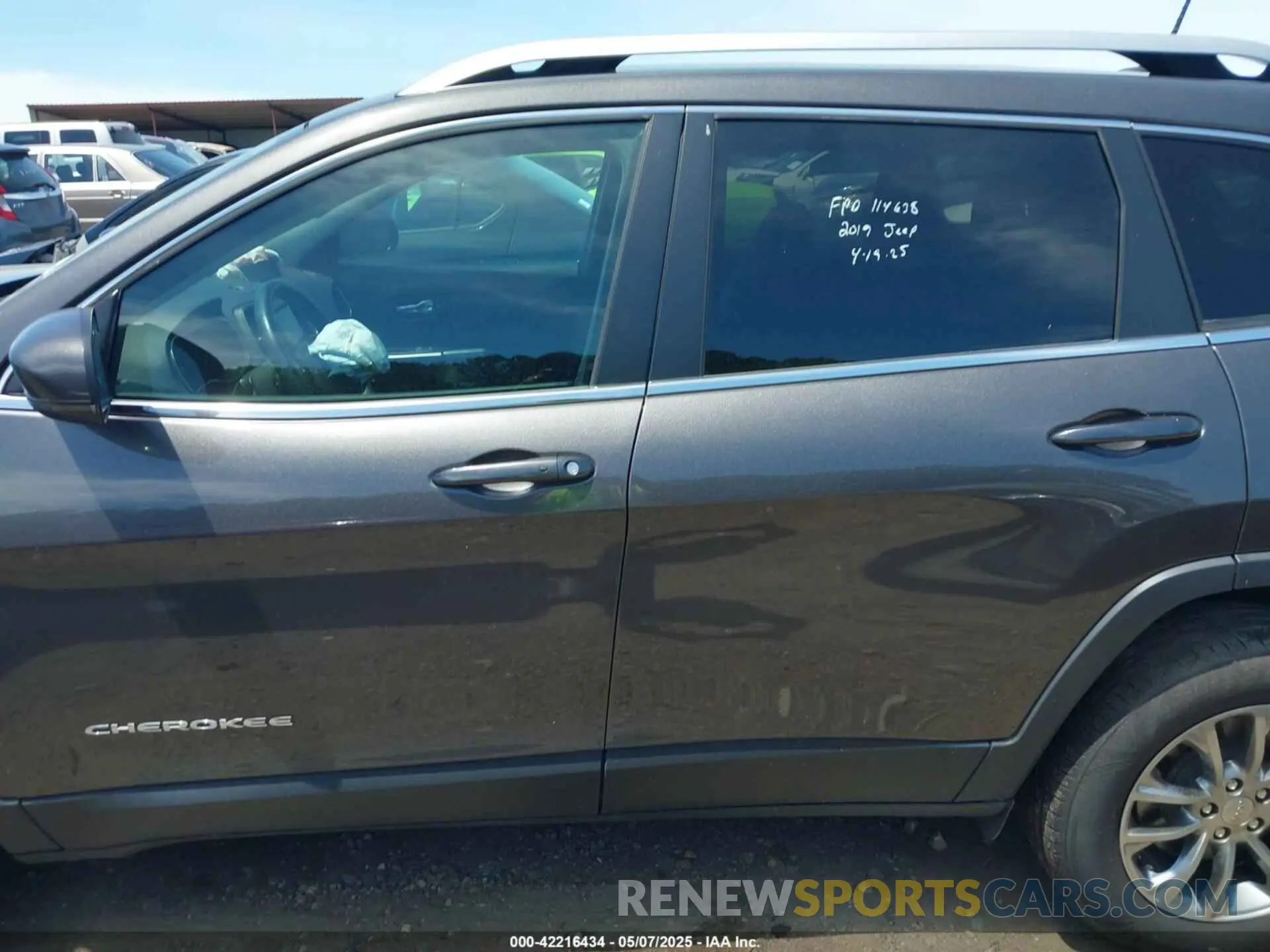 13 fotografías del automóvil dañado 1C4PJMLXXKD471368 JEEP CHEROKEE 2019