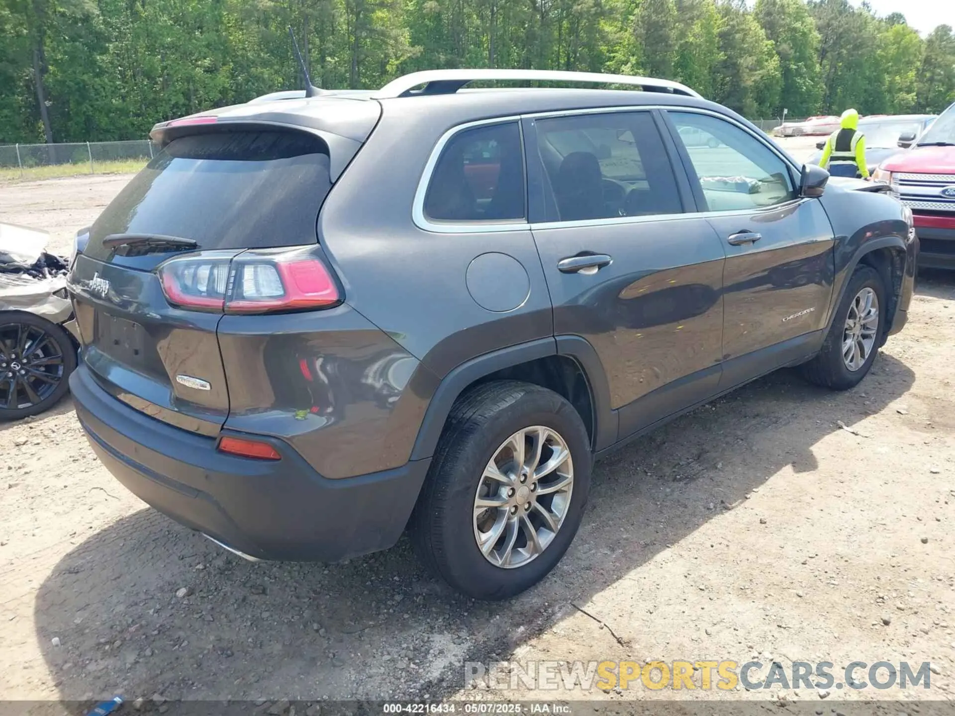 4 fotografías del automóvil dañado 1C4PJMLXXKD471368 JEEP CHEROKEE 2019