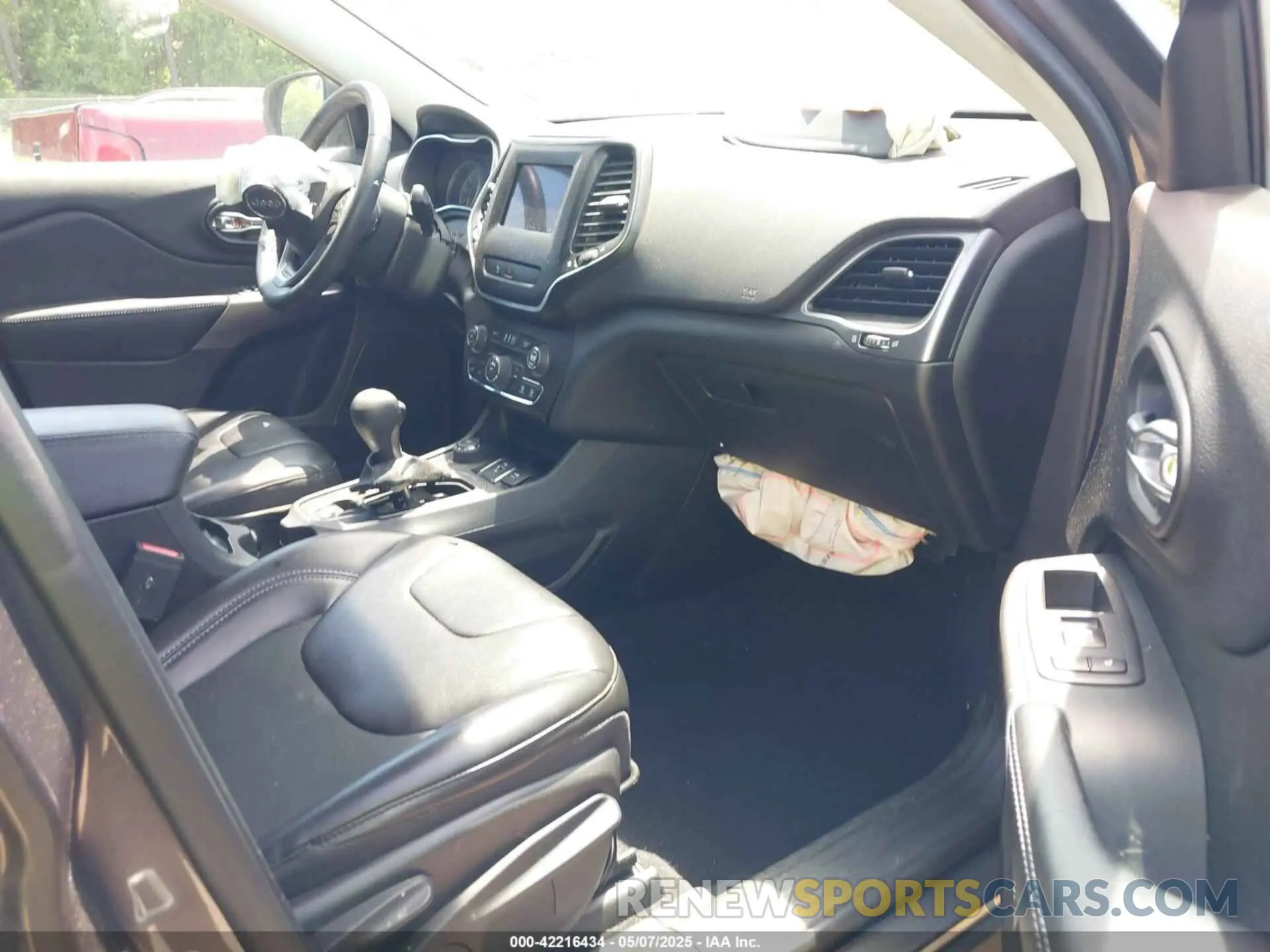 5 fotografías del automóvil dañado 1C4PJMLXXKD471368 JEEP CHEROKEE 2019
