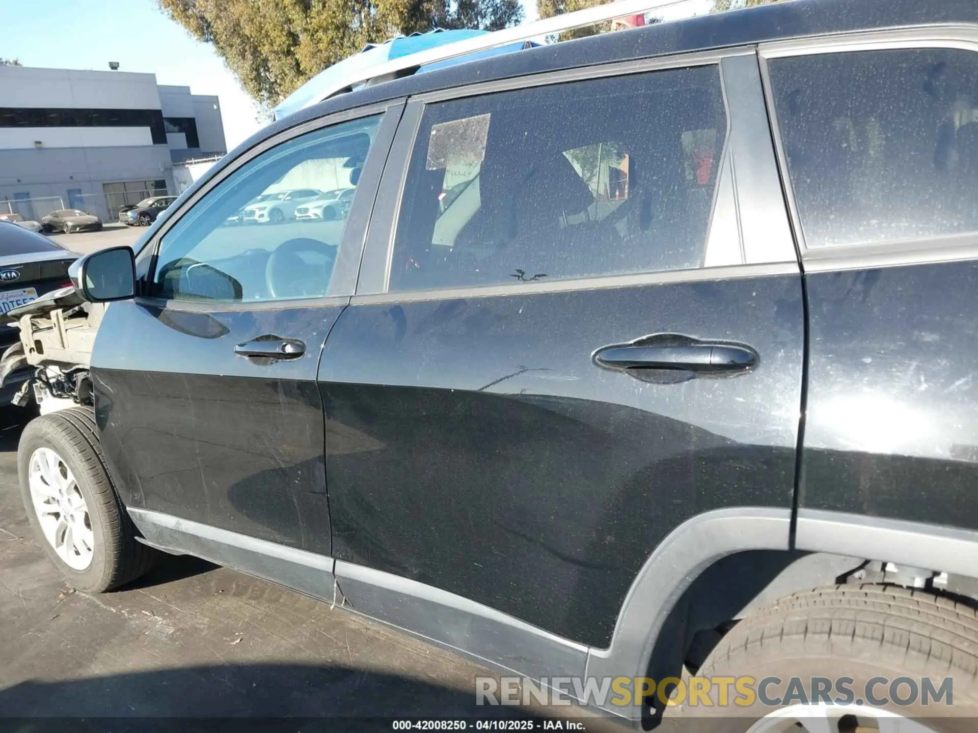 15 fotografías del automóvil dañado 1C4PJLCB0LD542349 JEEP CHEROKEE 2020