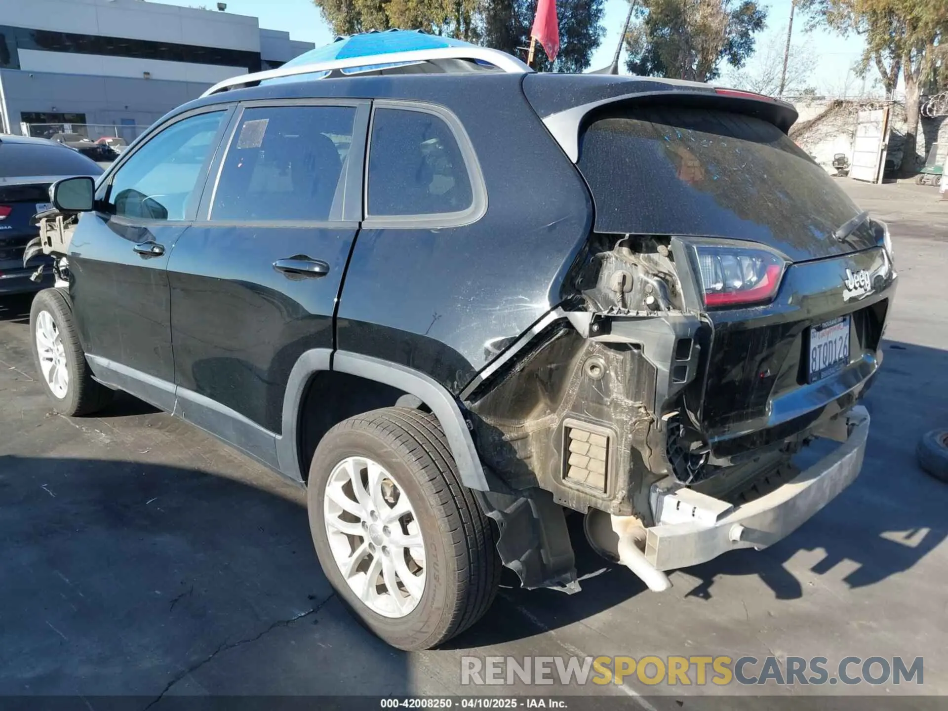 3 fotografías del automóvil dañado 1C4PJLCB0LD542349 JEEP CHEROKEE 2020