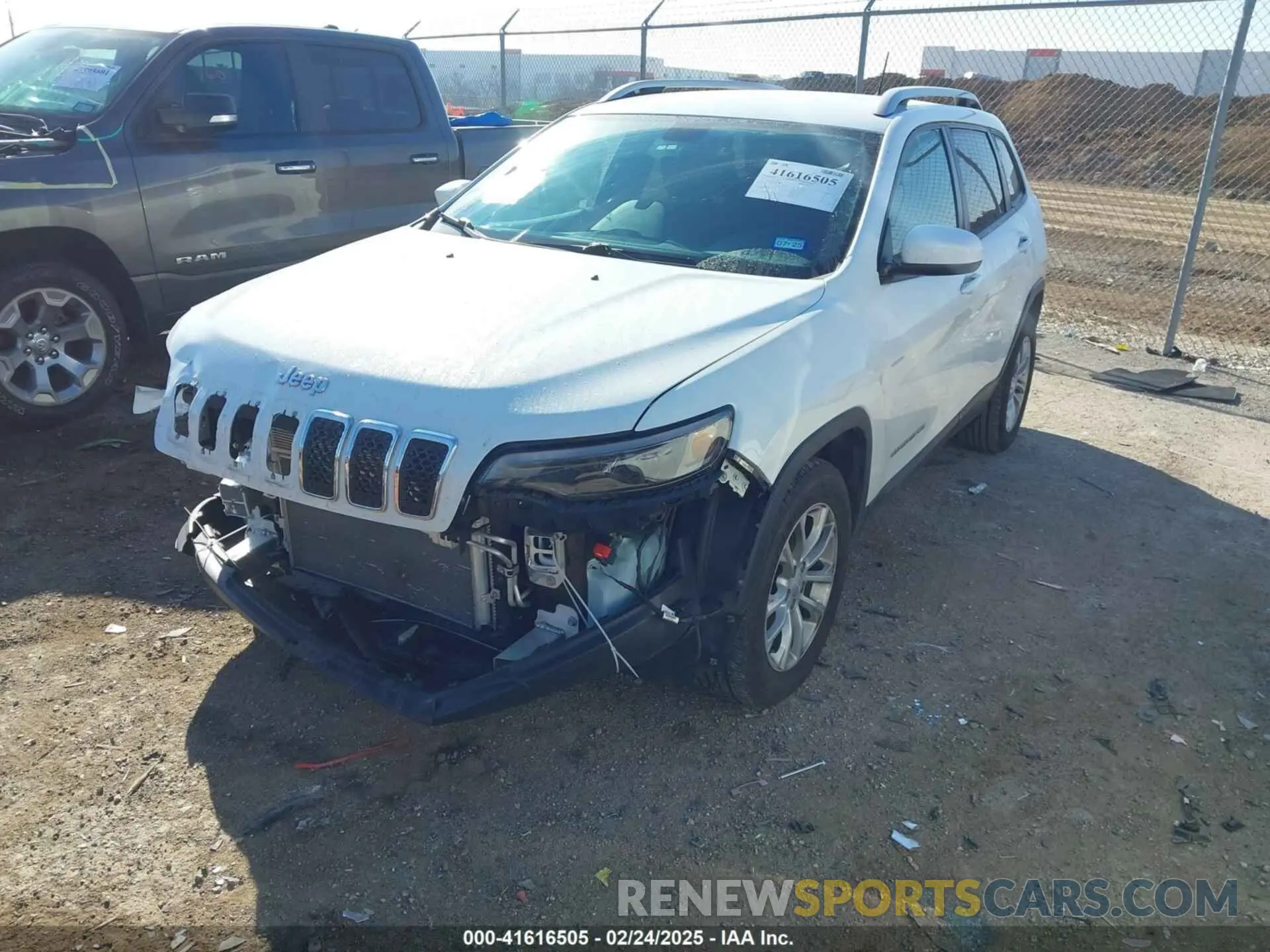 2 fotografías del automóvil dañado 1C4PJLCB2LD629458 JEEP CHEROKEE 2020