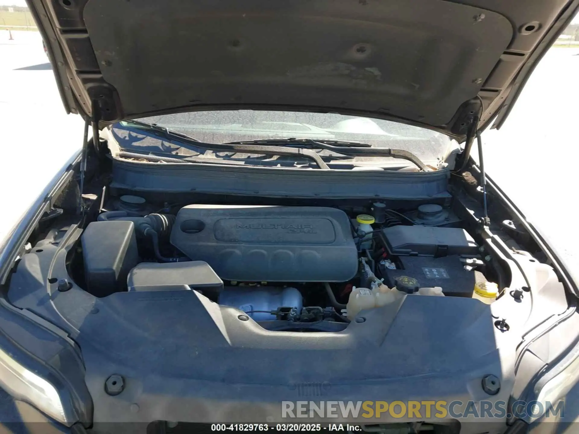 10 fotografías del automóvil dañado 1C4PJLCB3LD536190 JEEP CHEROKEE 2020