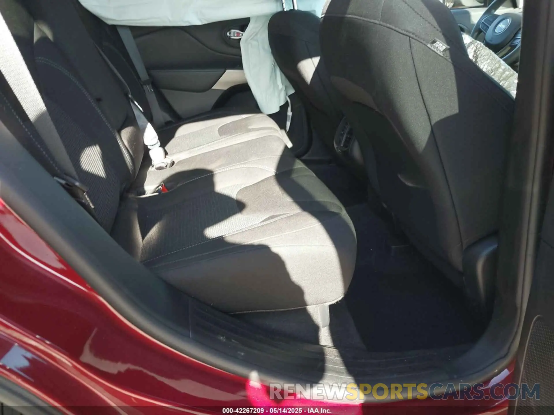 8 fotografías del automóvil dañado 1C4PJLCB4LD648903 JEEP CHEROKEE 2020