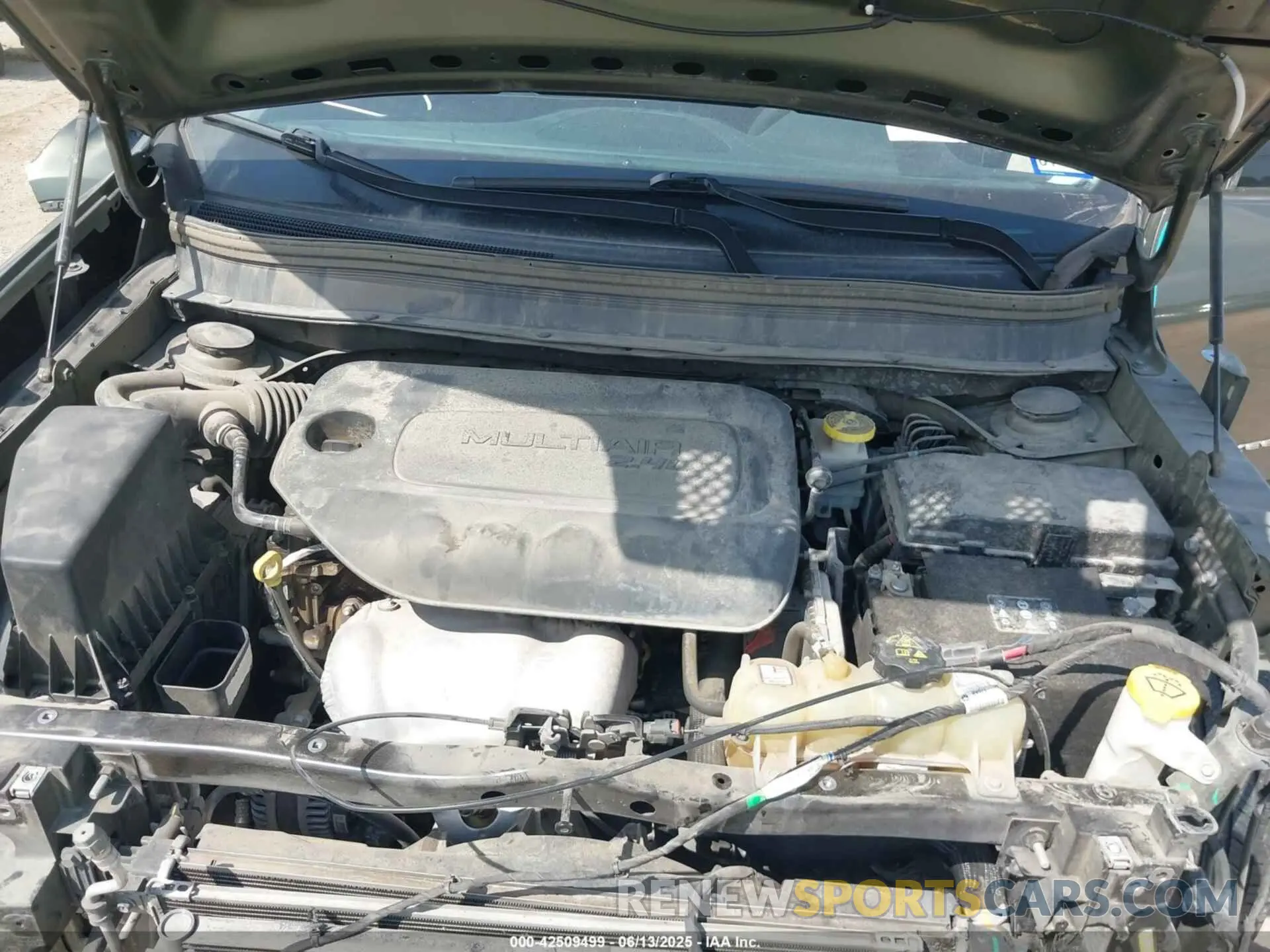 10 fotografías del automóvil dañado 1C4PJLCB5LD581311 JEEP CHEROKEE 2020