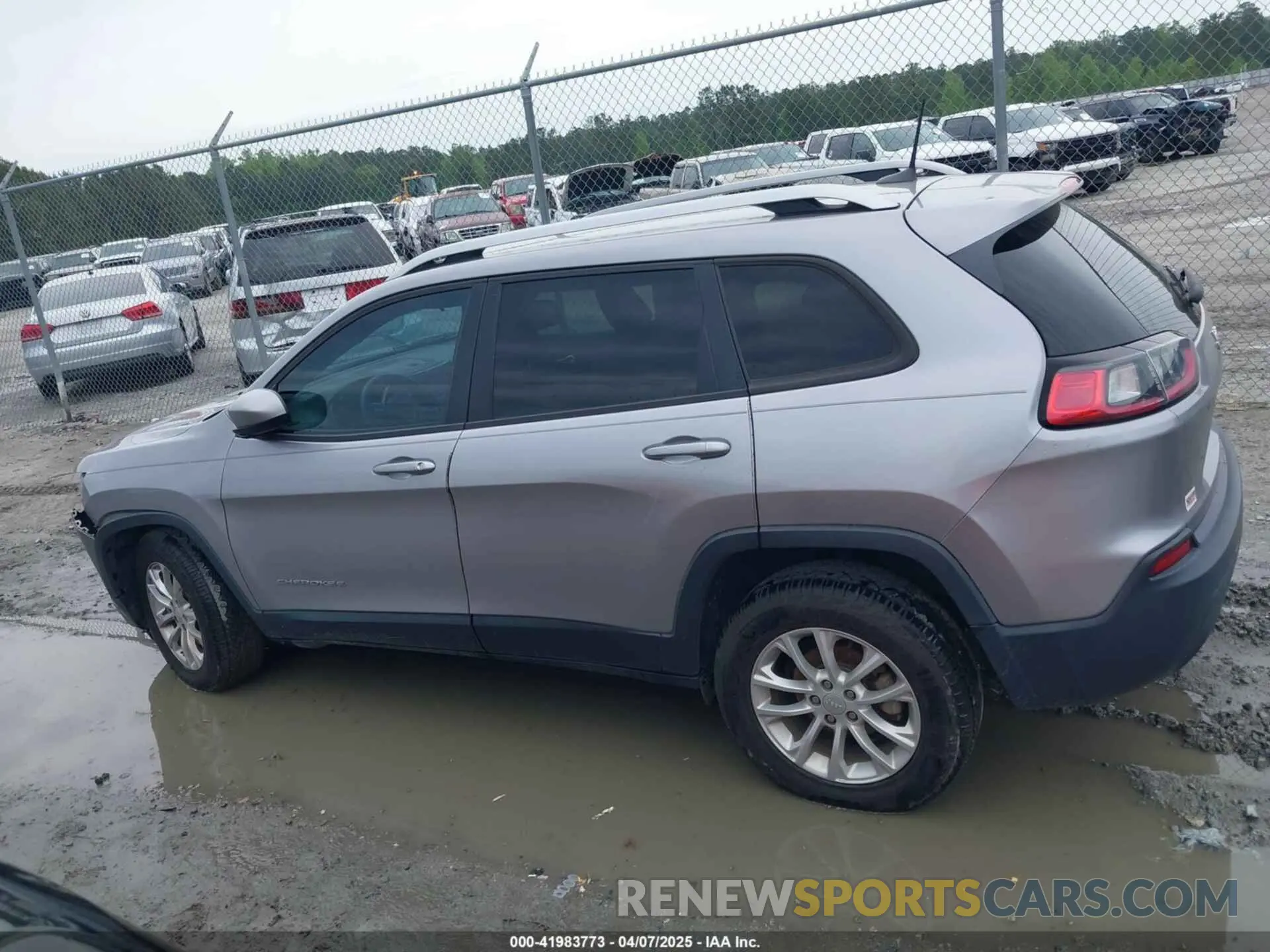 14 fotografías del automóvil dañado 1C4PJLCB6LD582449 JEEP CHEROKEE 2020