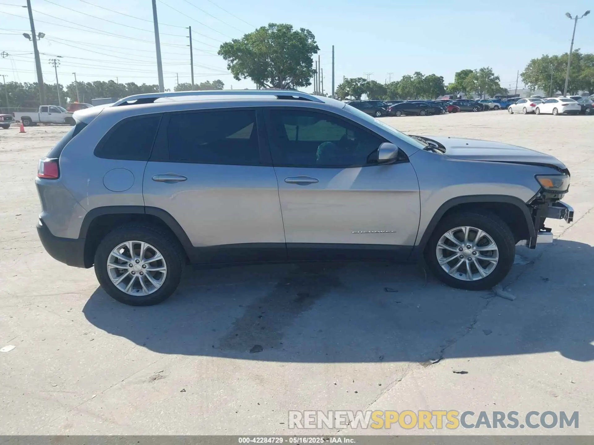 14 fotografías del automóvil dañado 1C4PJLCB7LD542428 JEEP CHEROKEE 2020