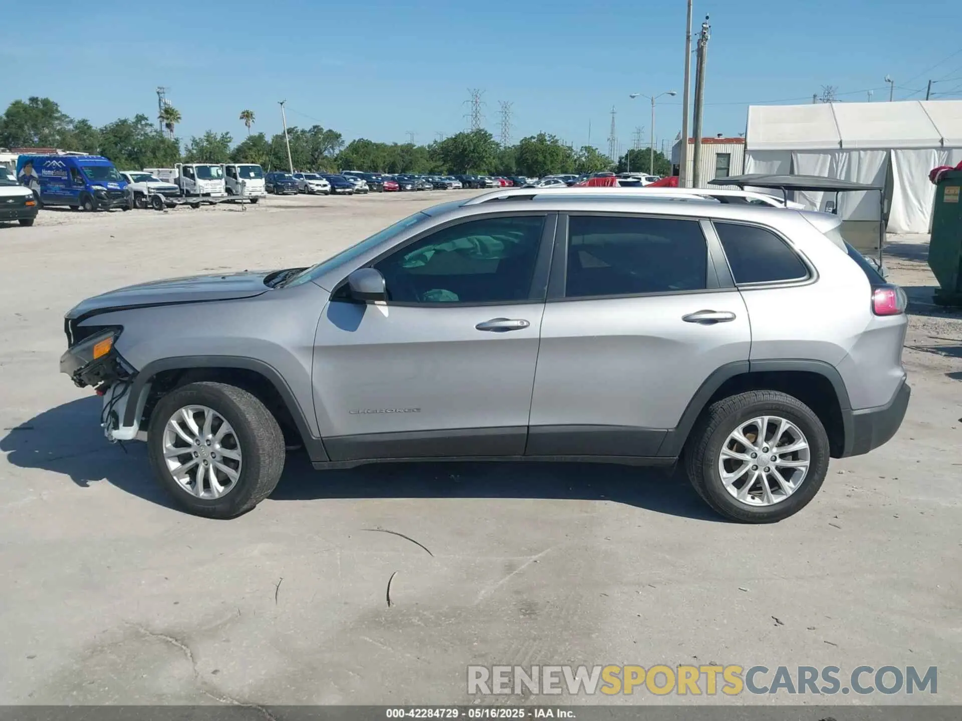 15 fotografías del automóvil dañado 1C4PJLCB7LD542428 JEEP CHEROKEE 2020