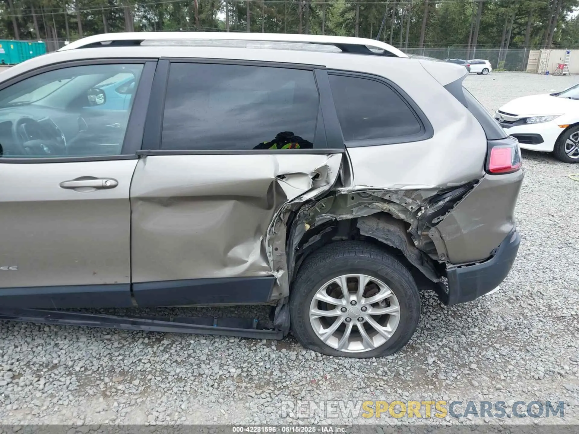 6 fotografías del automóvil dañado 1C4PJLCB8LD606699 JEEP CHEROKEE 2020