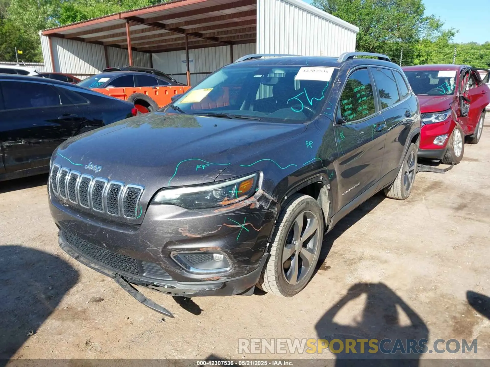2 fotografías del automóvil dañado 1C4PJLDB3LD547365 JEEP CHEROKEE 2020