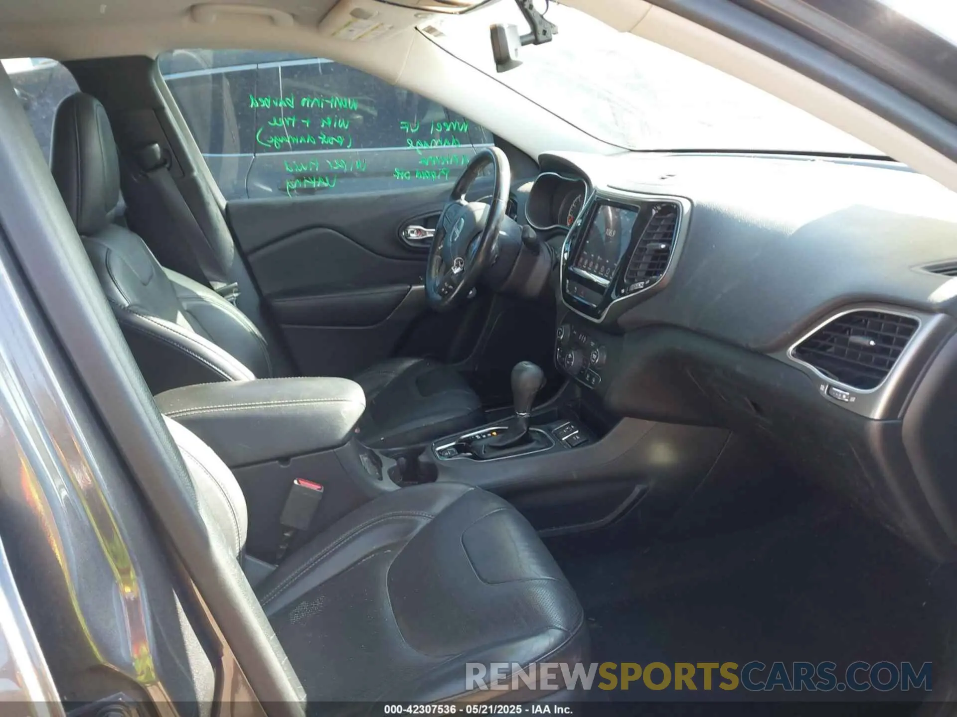 5 fotografías del automóvil dañado 1C4PJLDB3LD547365 JEEP CHEROKEE 2020