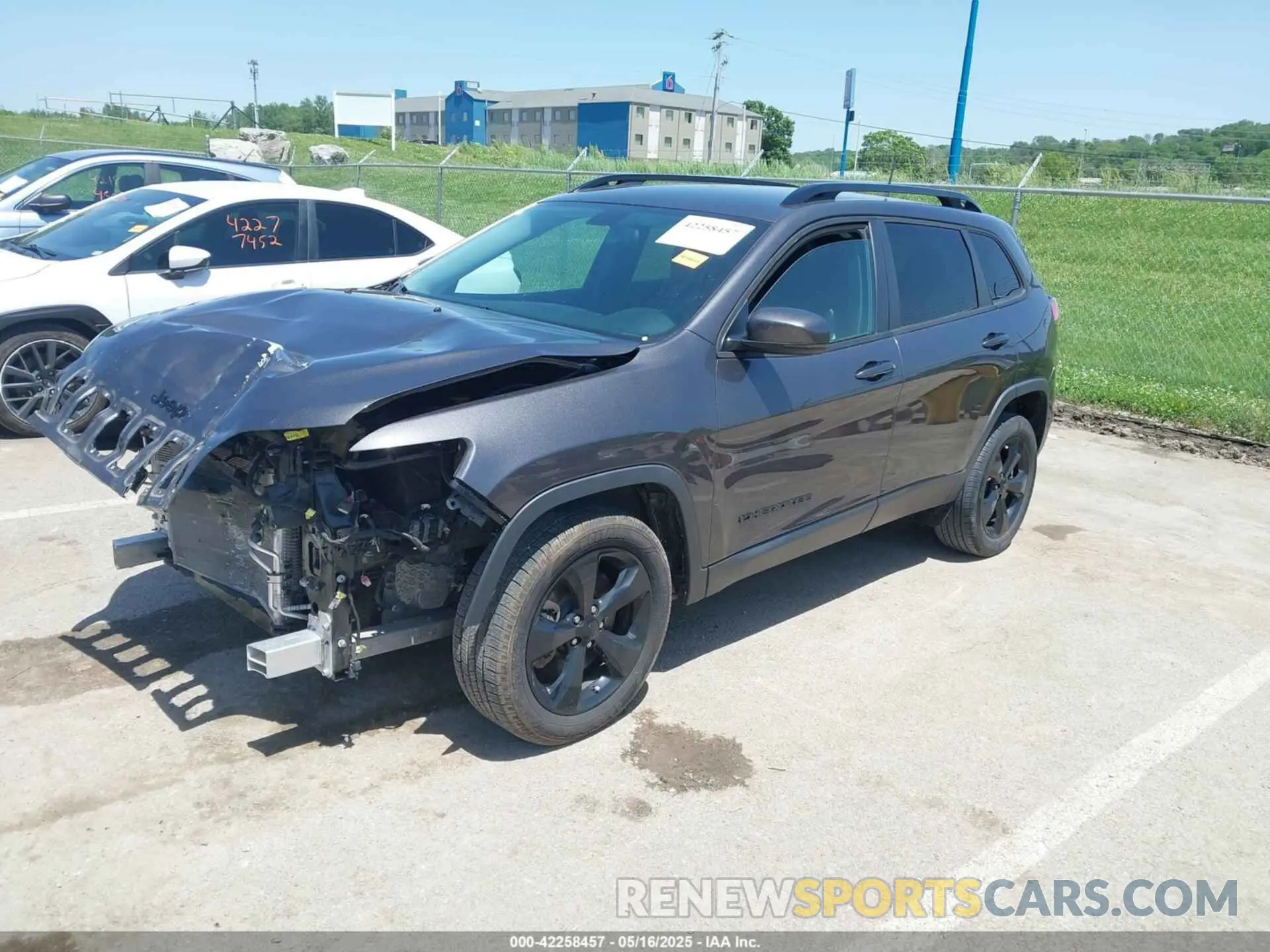 2 fotografías del automóvil dañado 1C4PJLLB4LD530396 JEEP CHEROKEE 2020