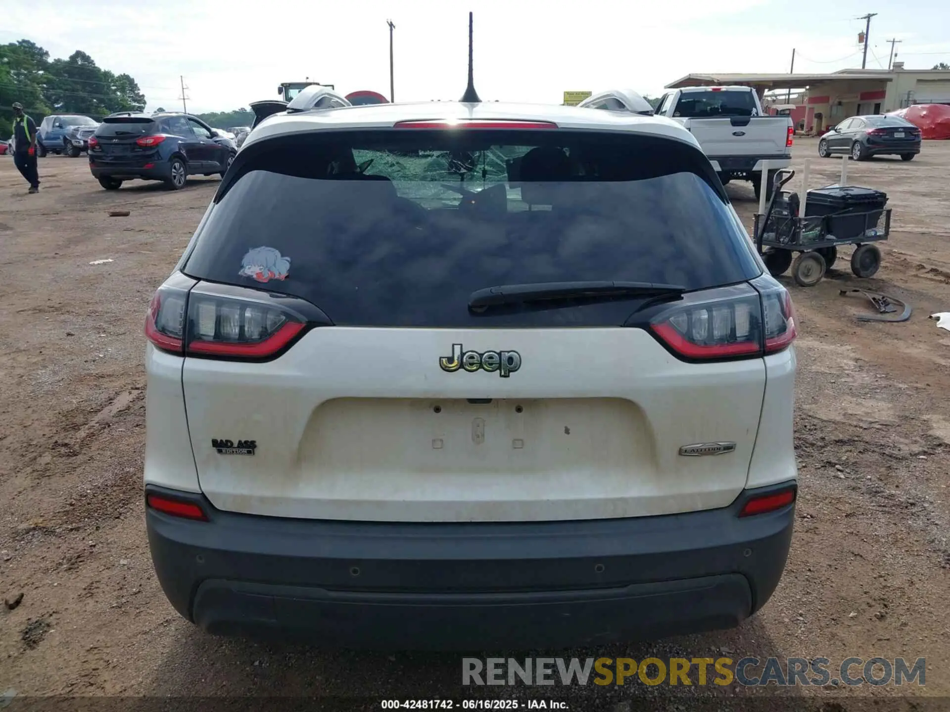 17 fotografías del automóvil dañado 1C4PJLLB7LD605575 JEEP CHEROKEE 2020