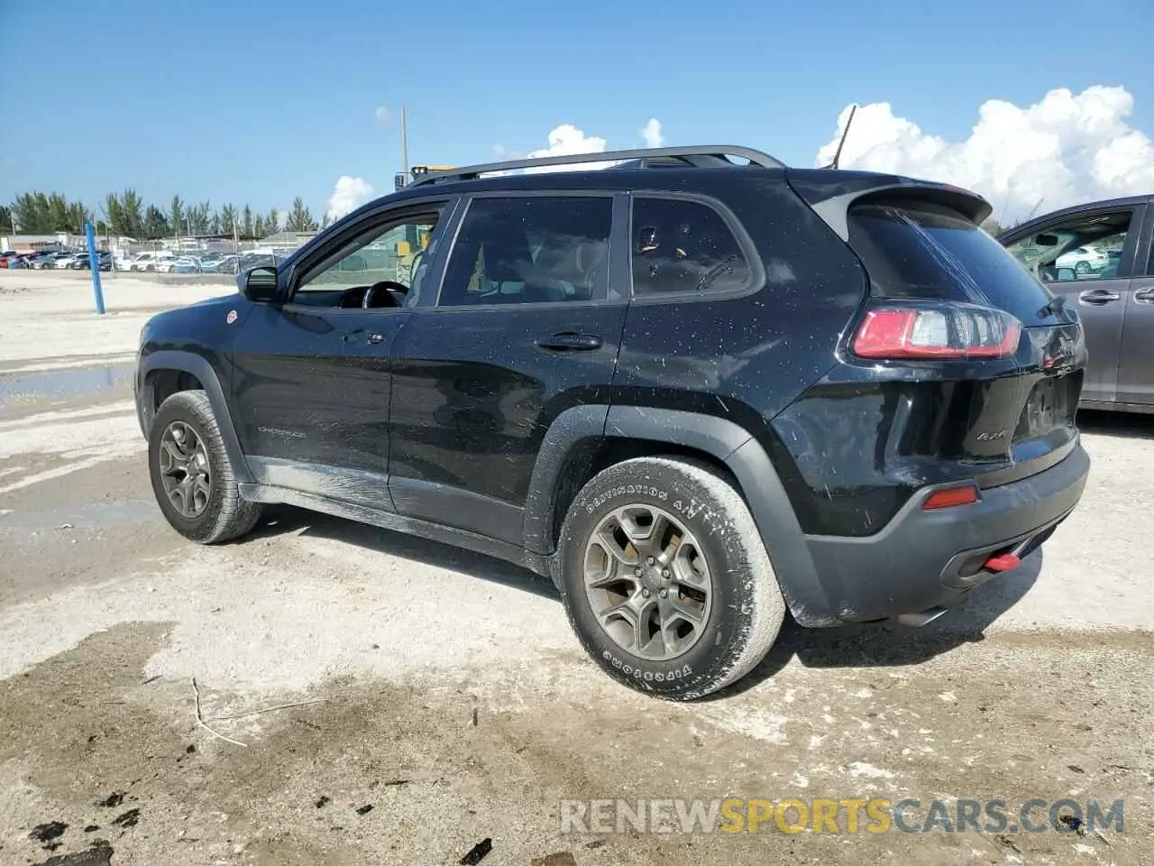 2 fotografías del automóvil dañado 1C4PJMBX5LD522360 JEEP CHEROKEE 2020