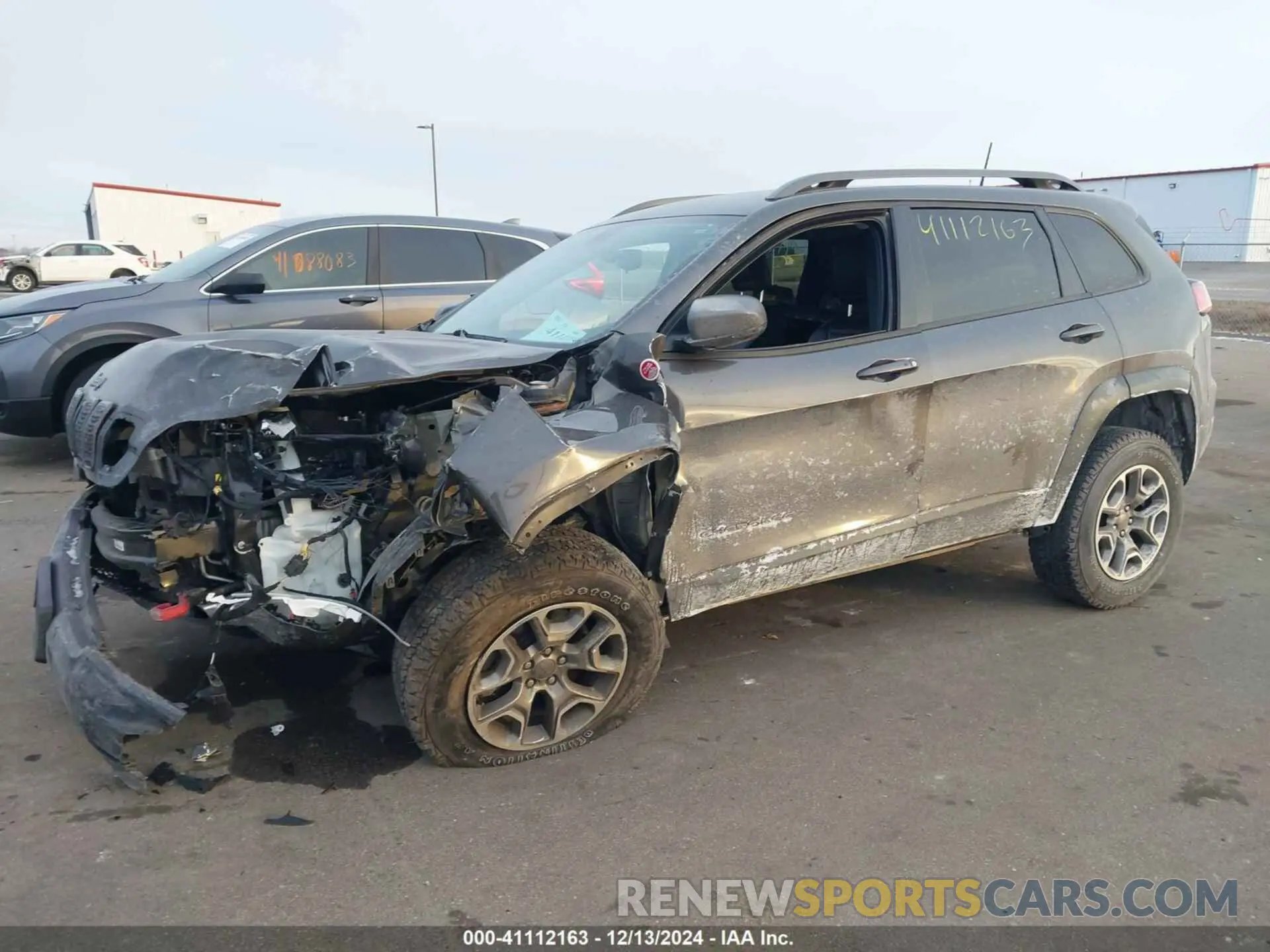 2 fotografías del automóvil dañado 1C4PJMBX5LD633121 JEEP CHEROKEE 2020