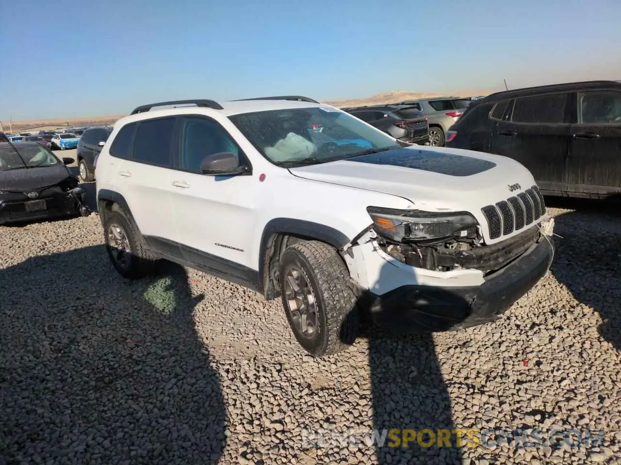 4 fotografías del automóvil dañado 1C4PJMBX9LD570492 JEEP CHEROKEE 2020