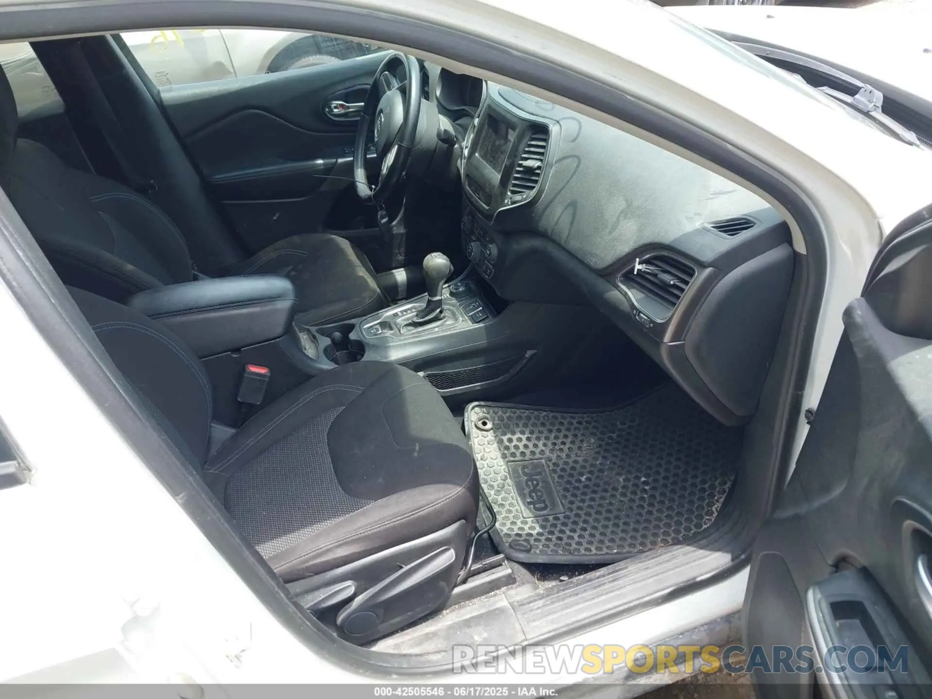 5 fotografías del automóvil dañado 1C4PJMCB2LD624797 JEEP CHEROKEE 2020