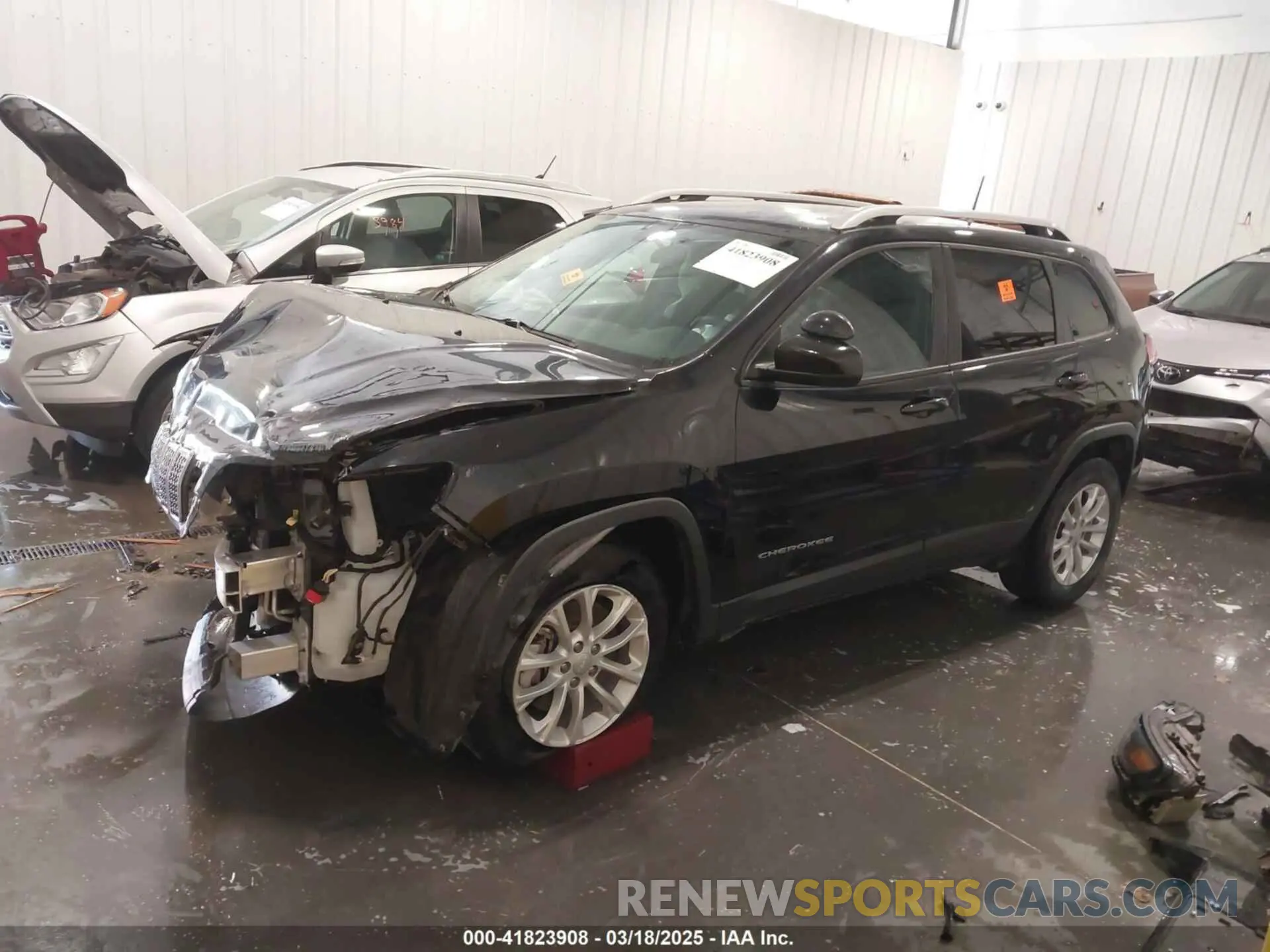 2 fotografías del automóvil dañado 1C4PJMCB7LD546629 JEEP CHEROKEE 2020
