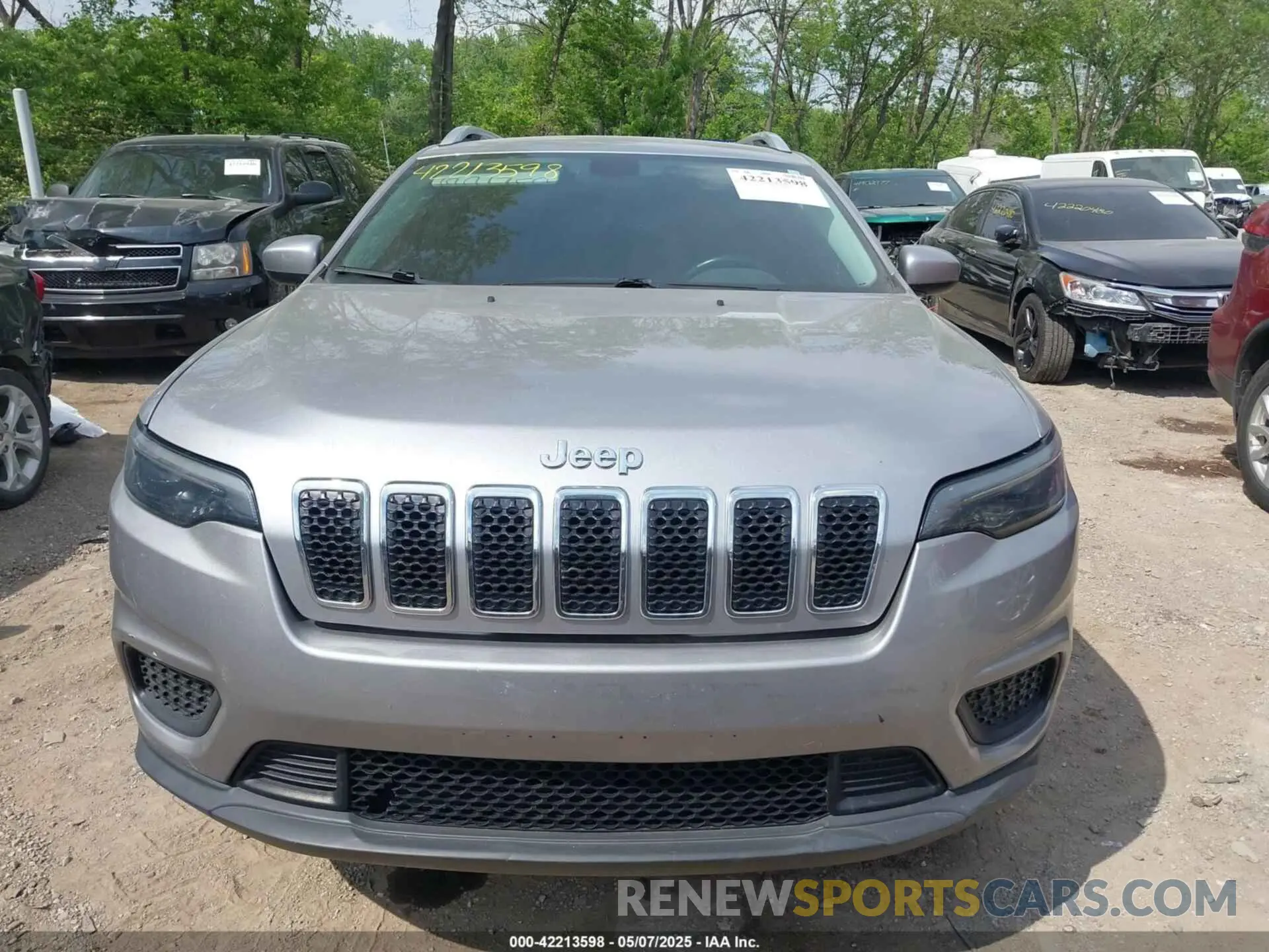 12 fotografías del automóvil dañado 1C4PJMCB8LD520203 JEEP CHEROKEE 2020