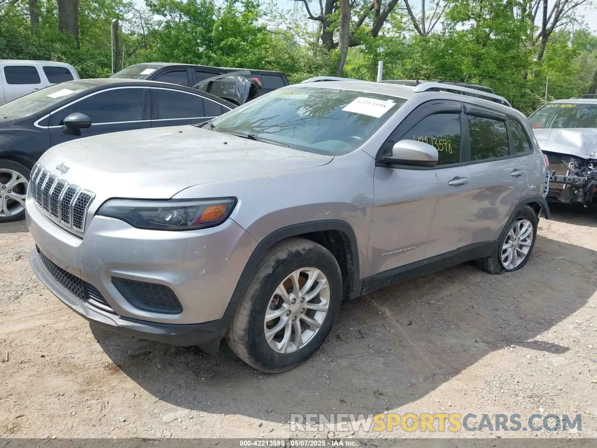 2 fotografías del automóvil dañado 1C4PJMCB8LD520203 JEEP CHEROKEE 2020
