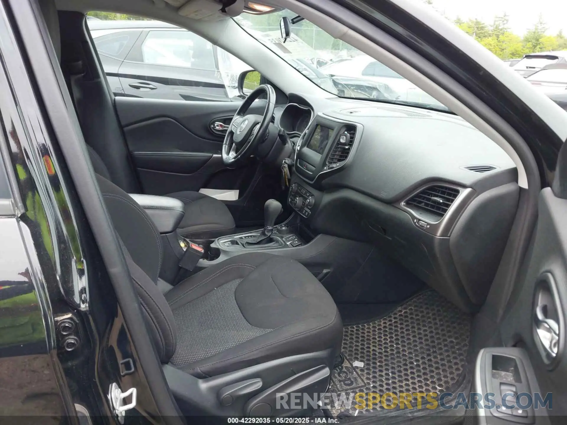5 fotografías del automóvil dañado 1C4PJMCB8LD607440 JEEP CHEROKEE 2020