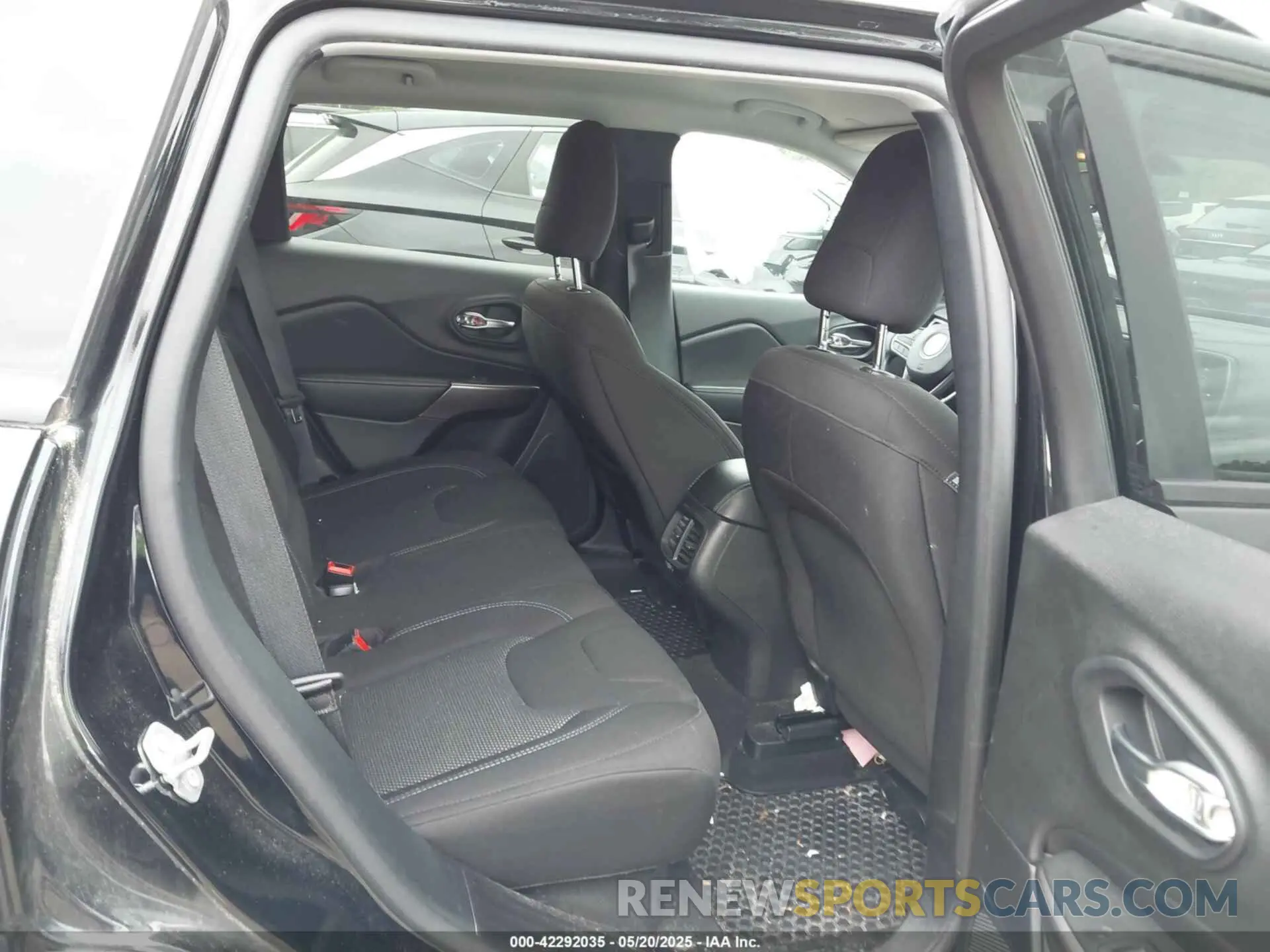 8 fotografías del automóvil dañado 1C4PJMCB8LD607440 JEEP CHEROKEE 2020