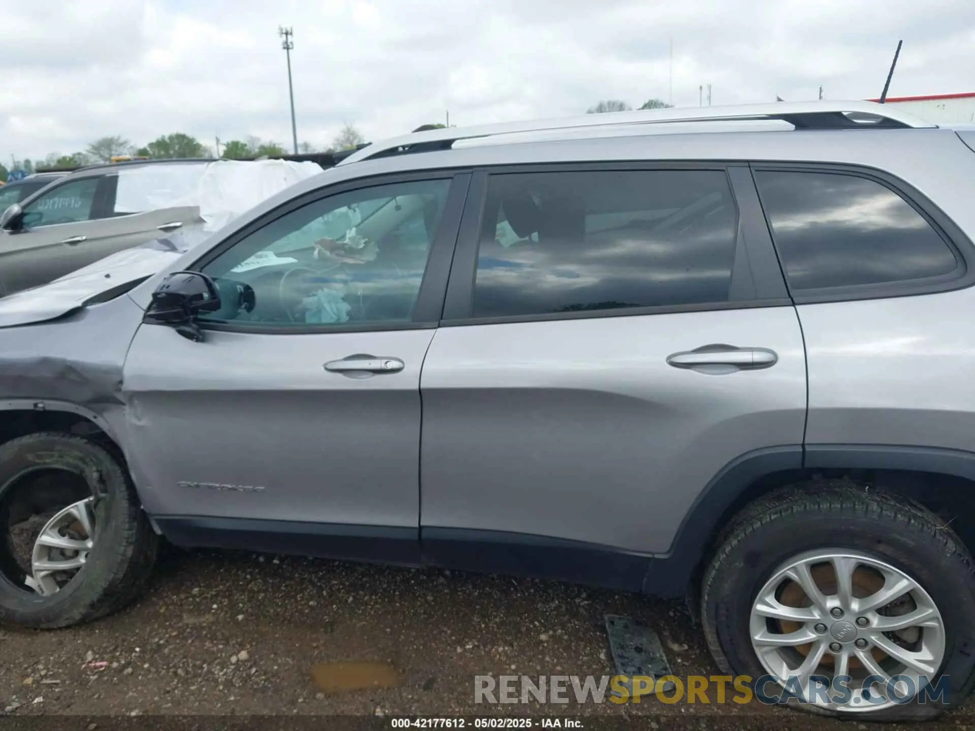15 fotografías del automóvil dañado 1C4PJMCB9LD546714 JEEP CHEROKEE 2020