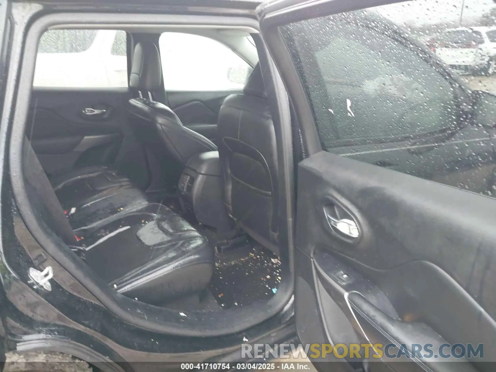 8 fotografías del automóvil dañado 1C4PJMCX9LD584410 JEEP CHEROKEE 2020