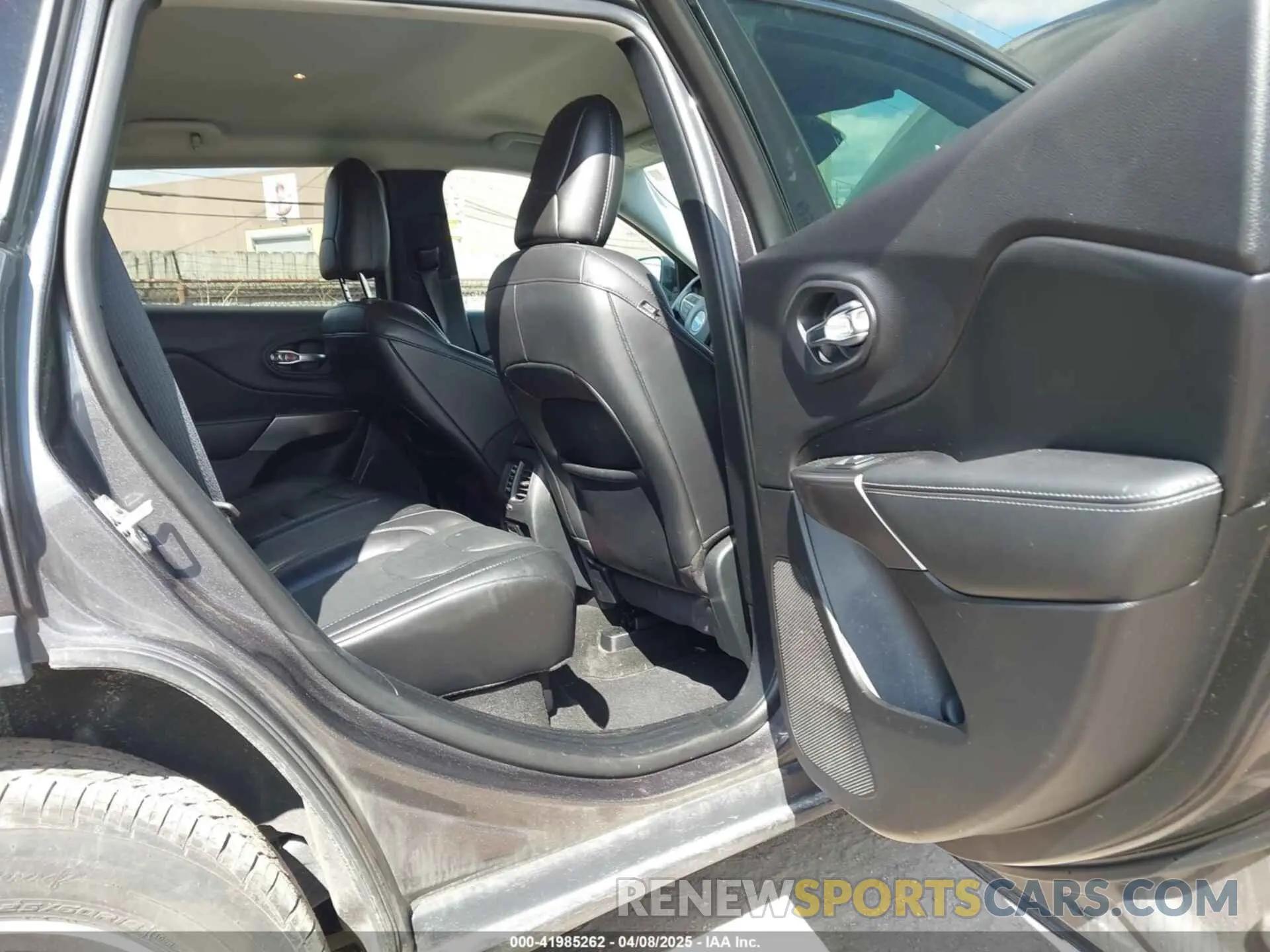 8 fotografías del automóvil dañado 1C4PJMDX6LD609777 JEEP CHEROKEE 2020