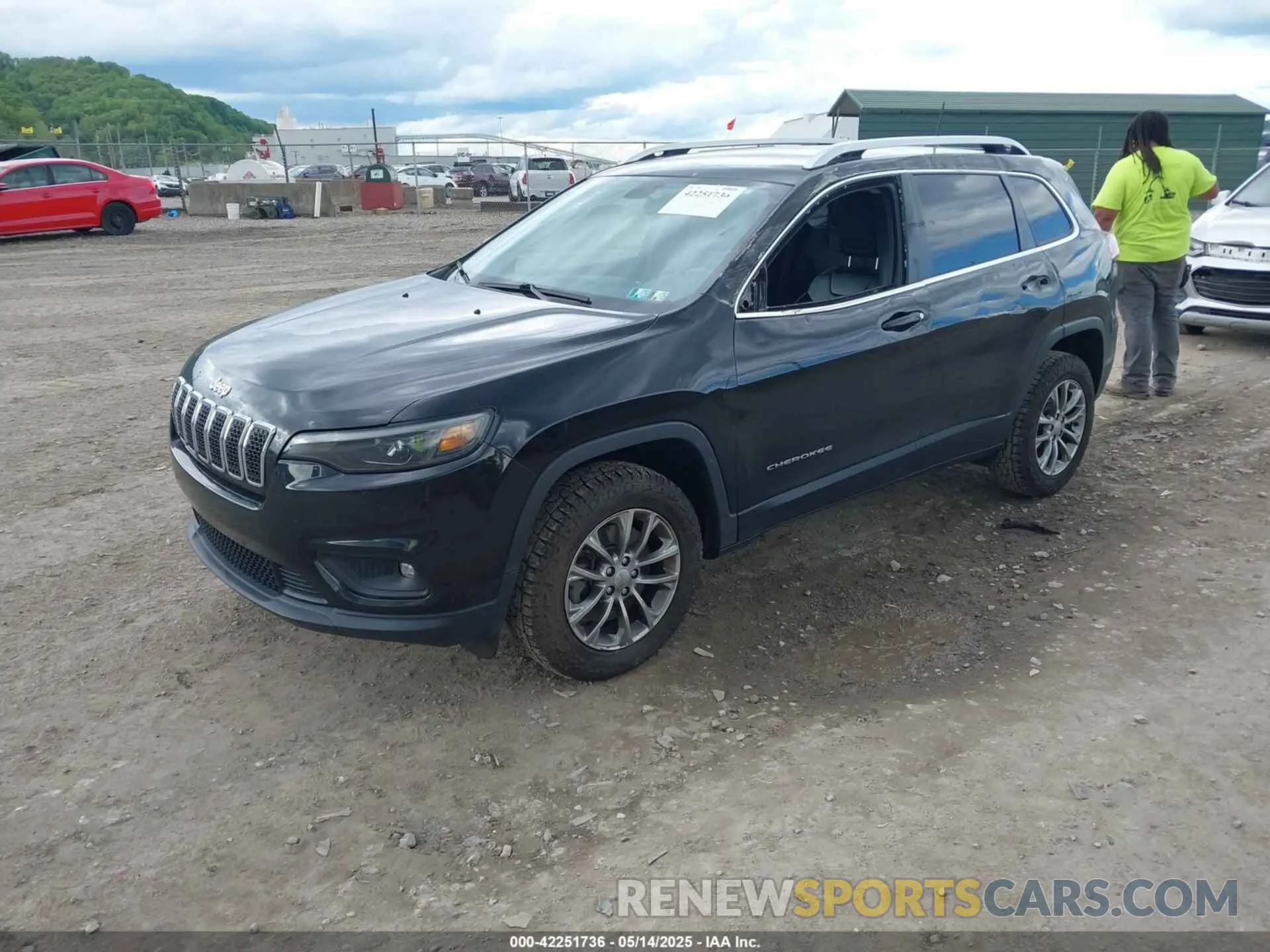 2 fotografías del automóvil dañado 1C4PJMLB5LD580441 JEEP CHEROKEE 2020