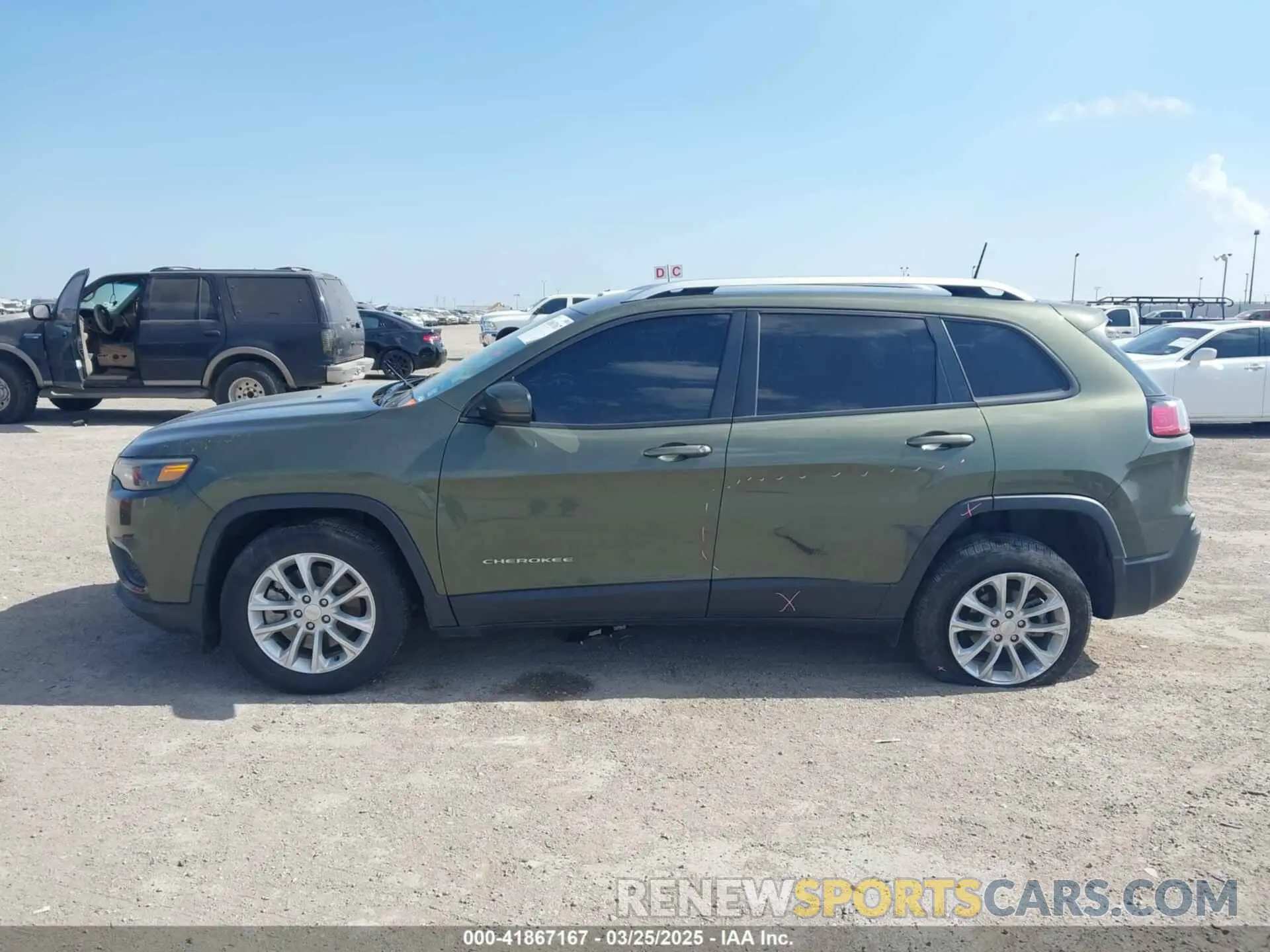 14 fotografías del automóvil dañado 1C4PJLCB2MD155979 JEEP CHEROKEE 2021