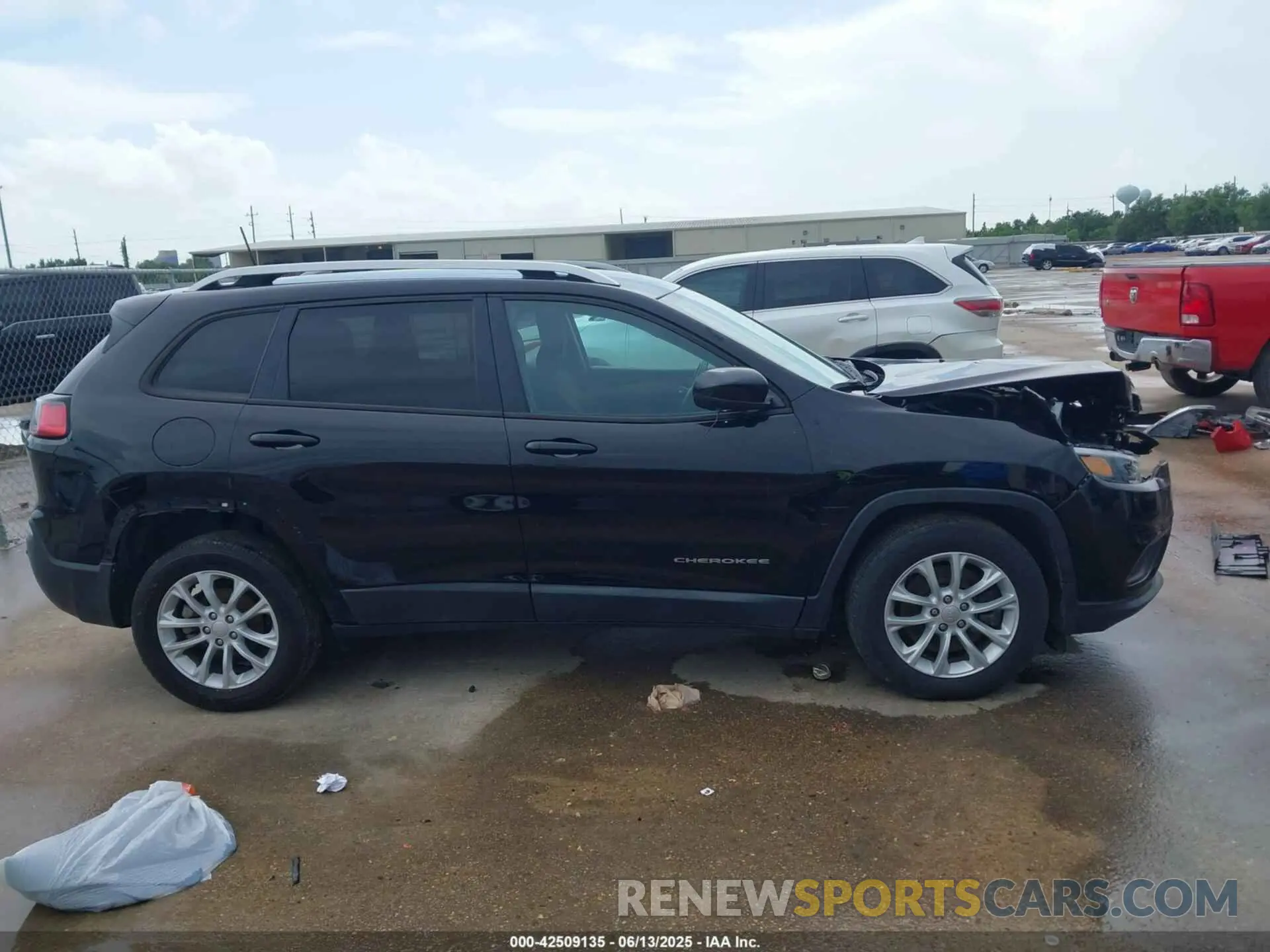 14 fotografías del automóvil dañado 1C4PJLCB3MD155750 JEEP CHEROKEE 2021