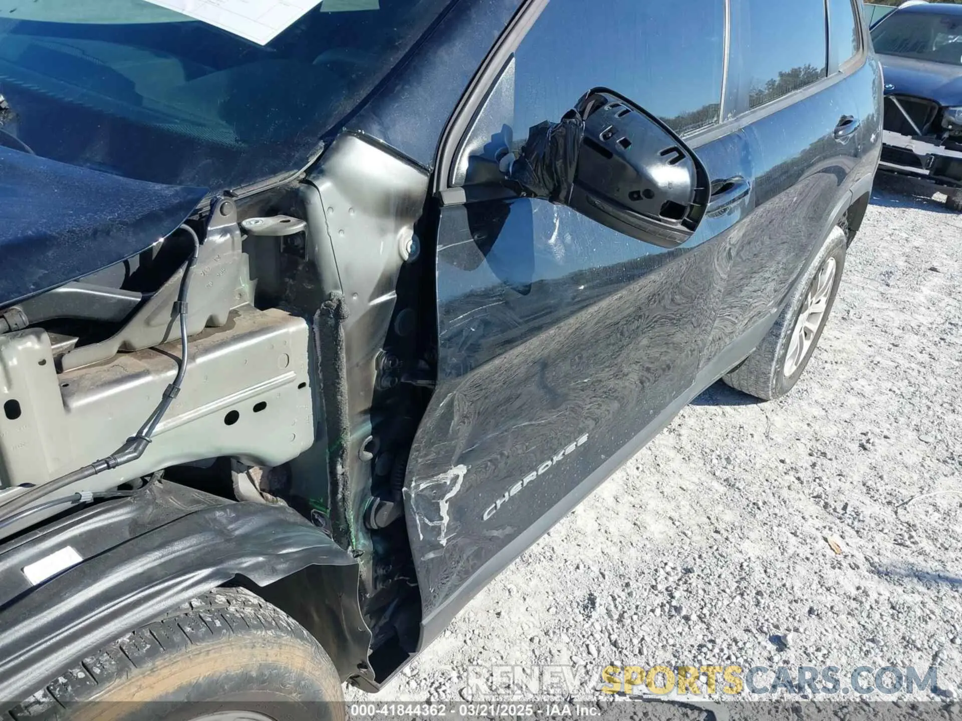 19 fotografías del automóvil dañado 1C4PJLCB4MD227099 JEEP CHEROKEE 2021