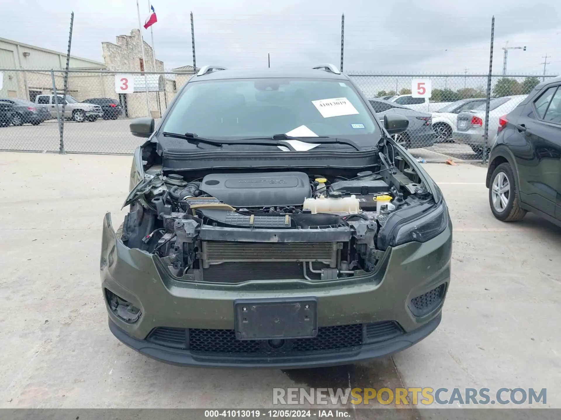 13 fotografías del automóvil dañado 1C4PJLCB6MD156200 JEEP CHEROKEE 2021