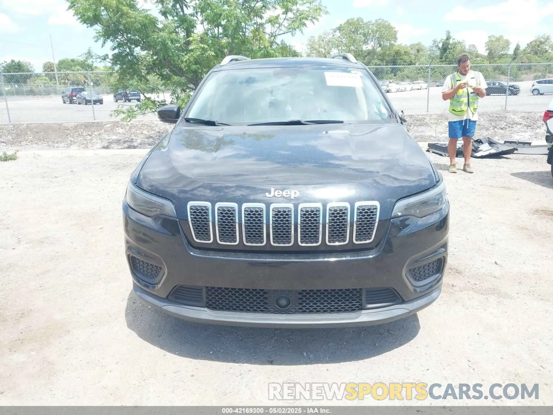 12 fotografías del automóvil dañado 1C4PJLCB6MD203810 JEEP CHEROKEE 2021